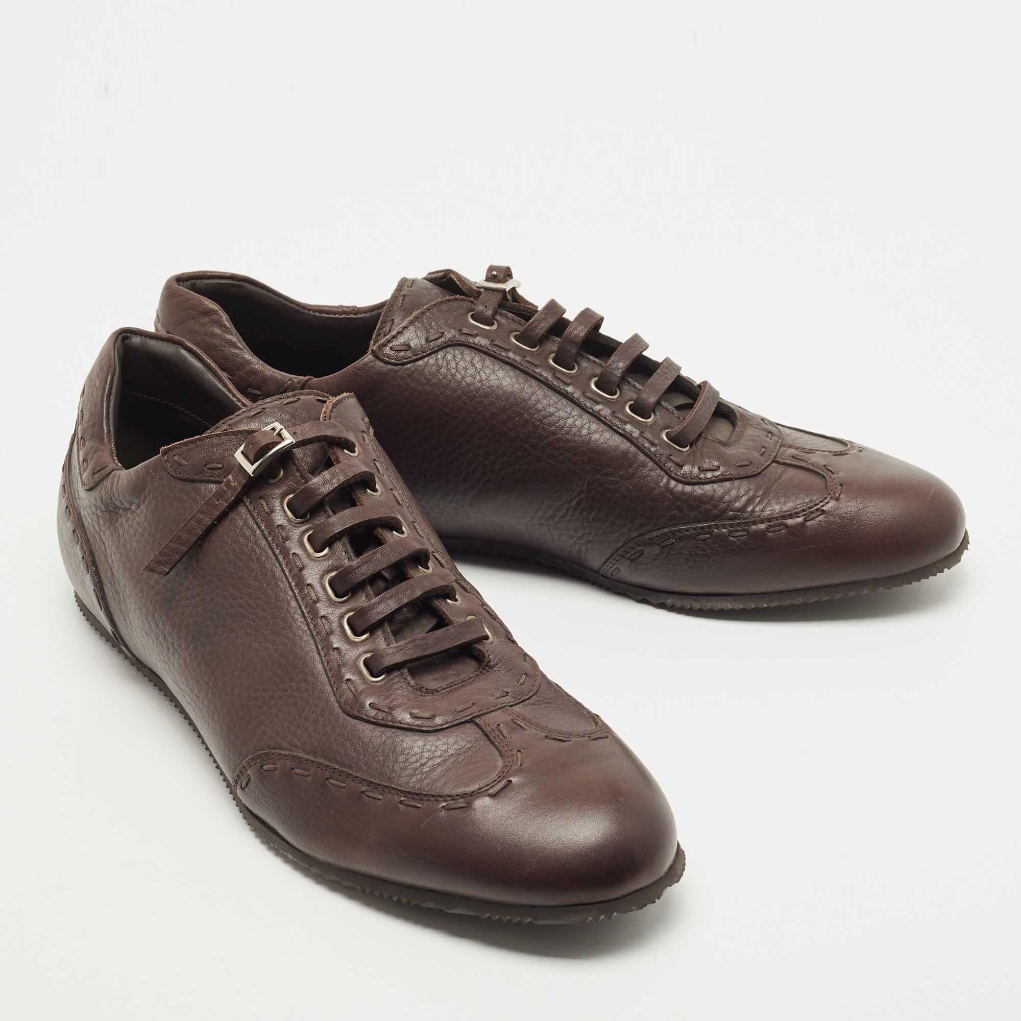 Fendi Brown Leather Lace Up Lace Up Sneakers Size 45 In Good Condition For Sale In Dubai, Al Qouz 2