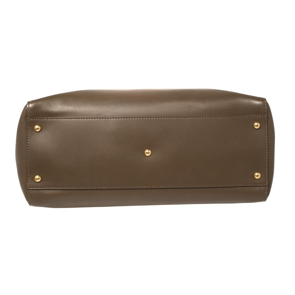 Fendi Braune Ledertasche mit großem Peekaboo-Griff 1