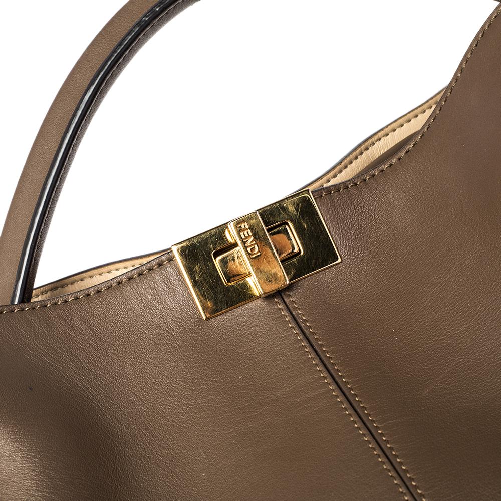Fendi Brown Leather Peekaboo X-Lite Top Handle Bag In Good Condition In Dubai, Al Qouz 2