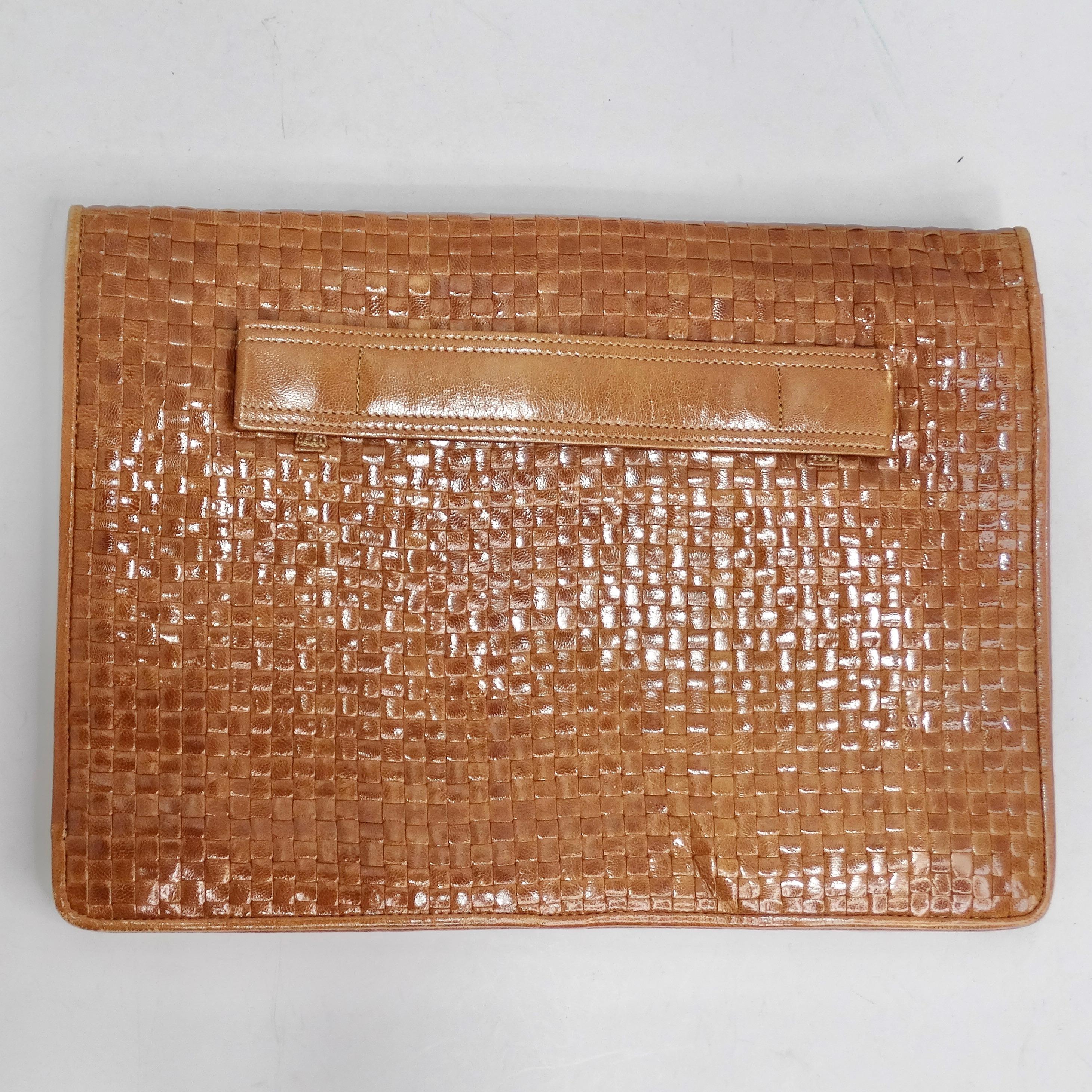 Fendi Brown Leather Woven Clutch In Excellent Condition For Sale In Scottsdale, AZ