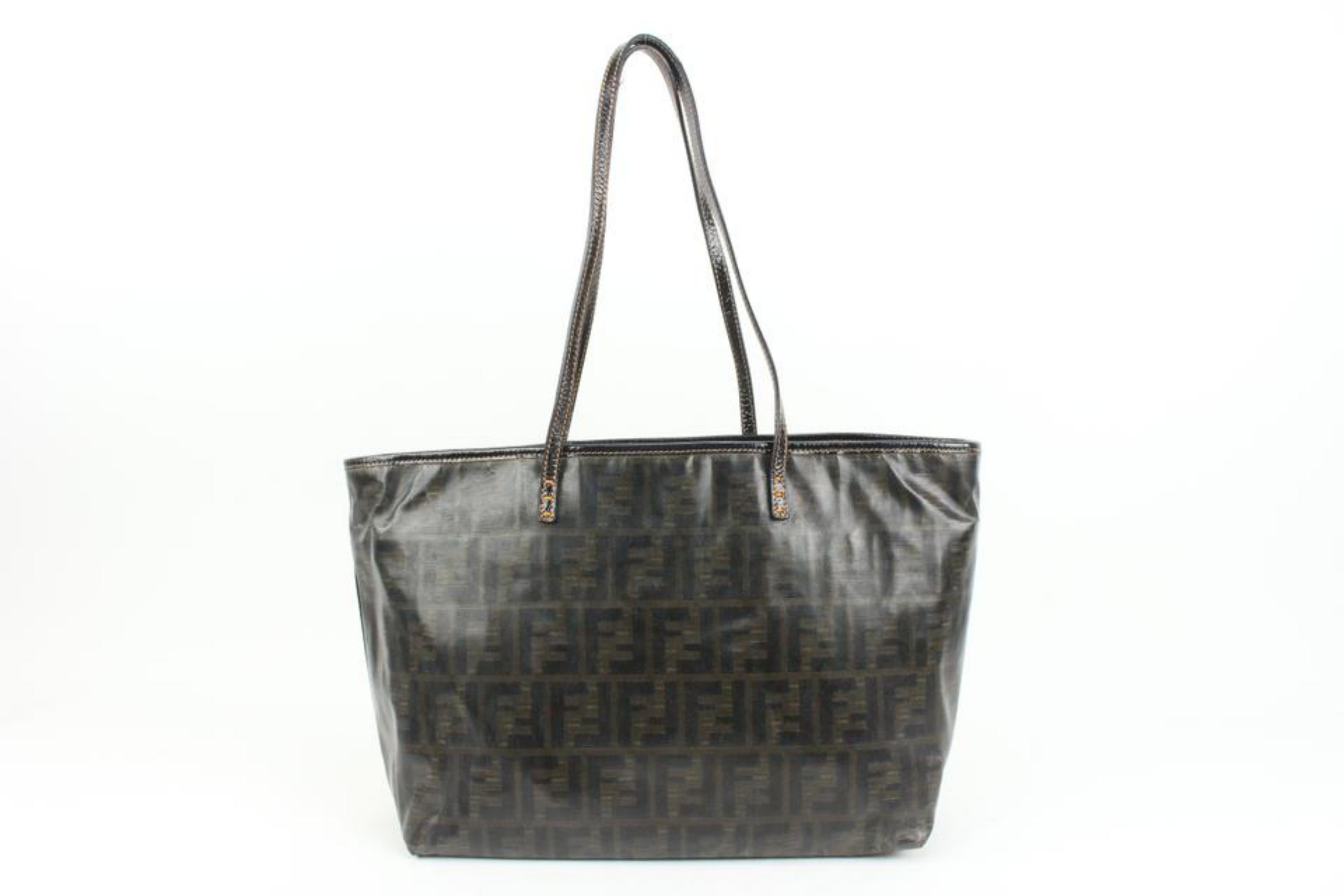 Fendi Brown Monogram FF Zucca Roll Tote Shopper Bag 44f89
Date Code/Serial Number: 2241-8BH192-WTE-079
Made In: Italy
Measurements: Length:  17