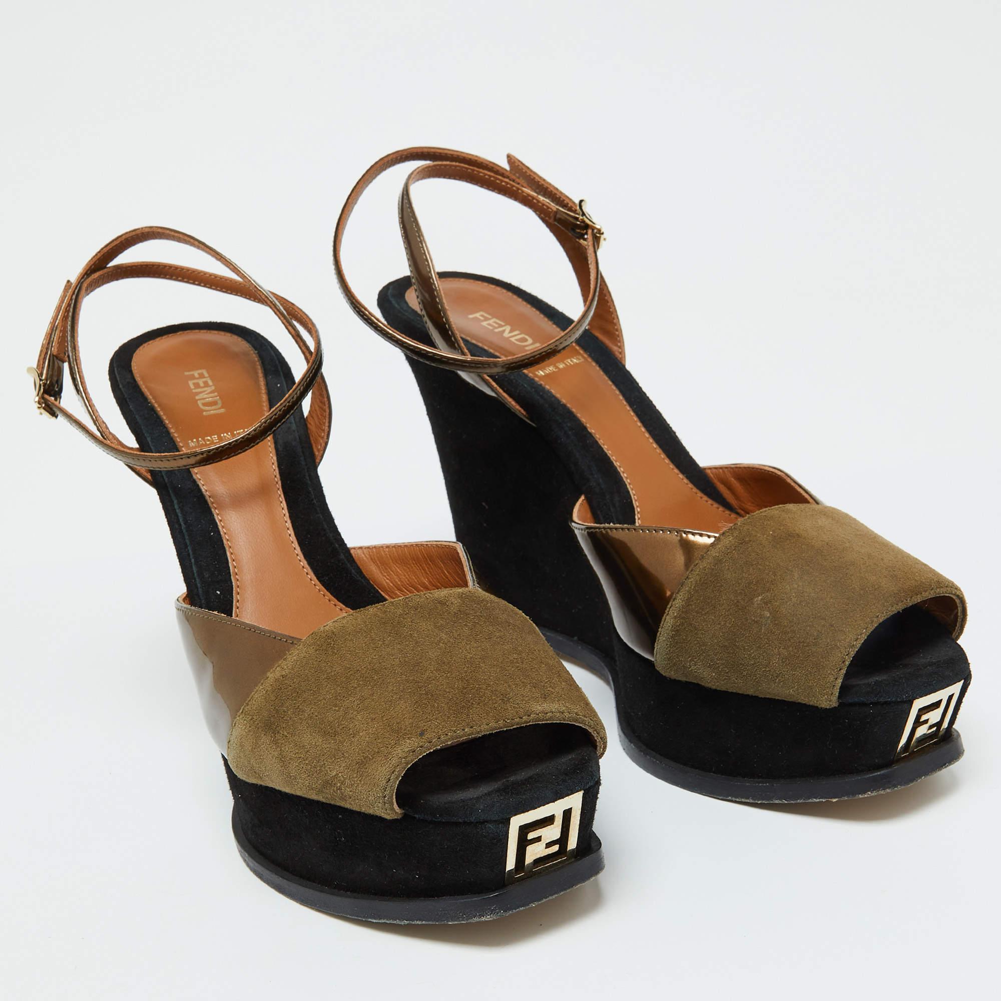 Fendi Brown Patent Leather and Suede Fendista Platform Wedge Sandals Size 40 In Good Condition In Dubai, Al Qouz 2