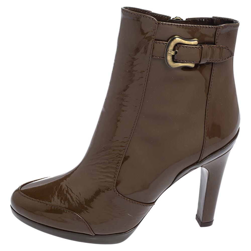 Fendi Brown Patent Leather Ankle Boots Size 39.5 In Excellent Condition In Dubai, Al Qouz 2