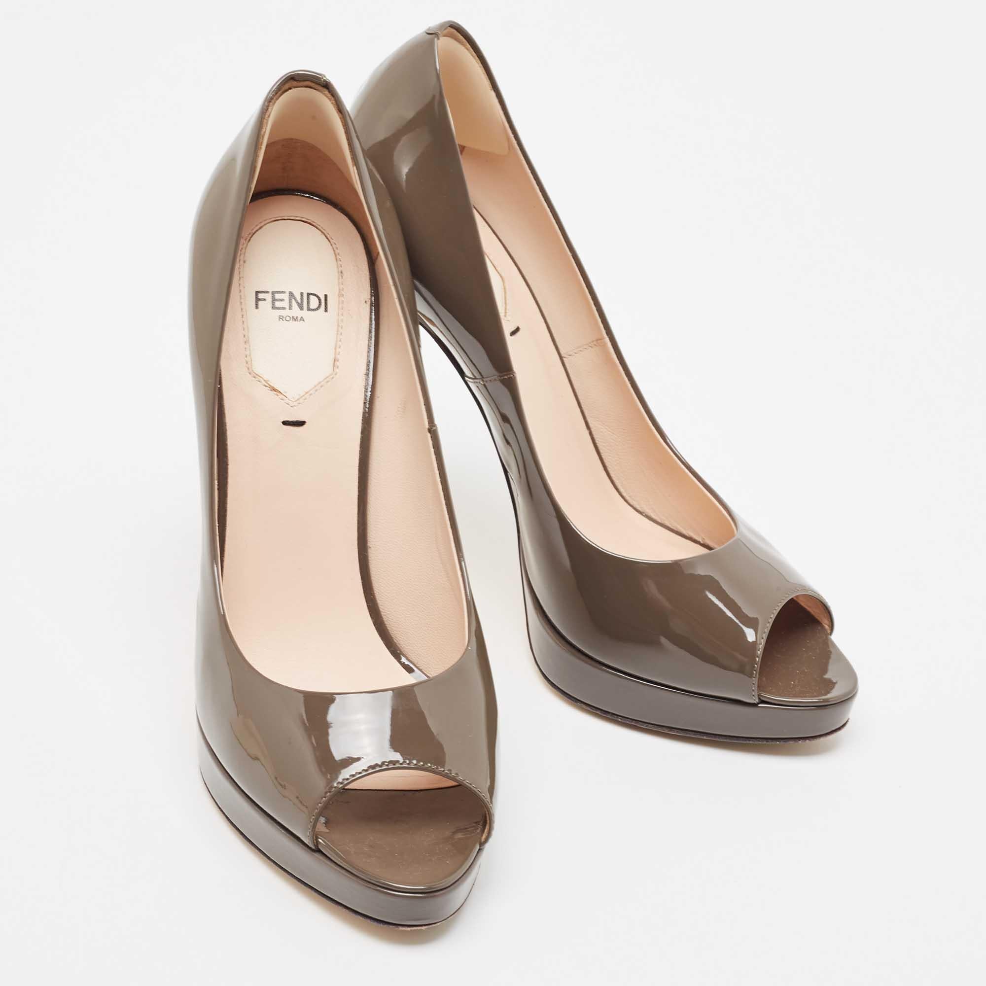Gray Fendi Brown Patent Leather Peep Toe Pumps Size 37 For Sale