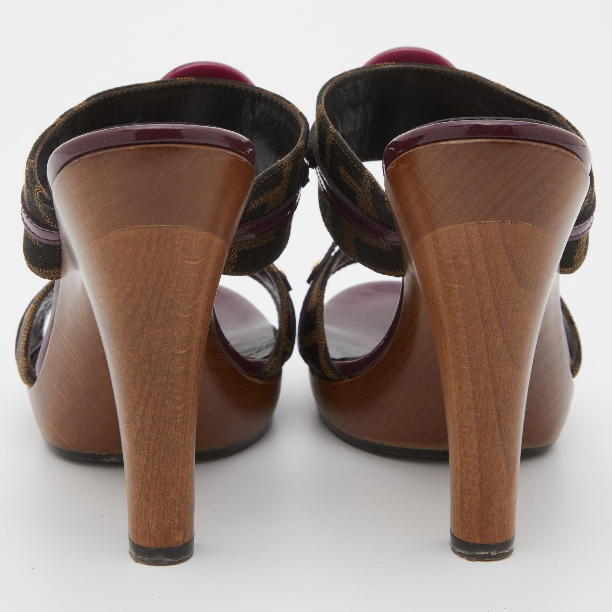 Fendi Brown/Plum Zucca Canvas and Patent Leather Platform Slide Sandals Size 37 In Excellent Condition In Dubai, Al Qouz 2