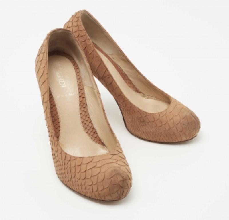 Fendi Braun Python Geprägtes Leder FF Logo Absatz Plateau Pumps Größe 36.5 im Zustand „Relativ gut“ im Angebot in Dubai, Al Qouz 2