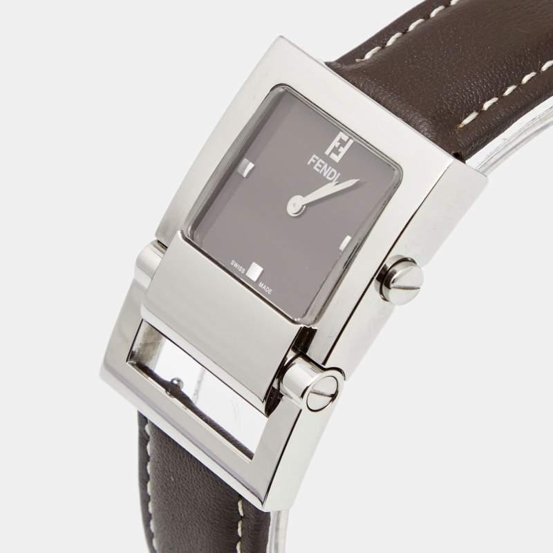 Fendi Brown Stainless Steel Leather Classic 5200G Women's Wristwatch 26 mm In Fair Condition In Dubai, Al Qouz 2