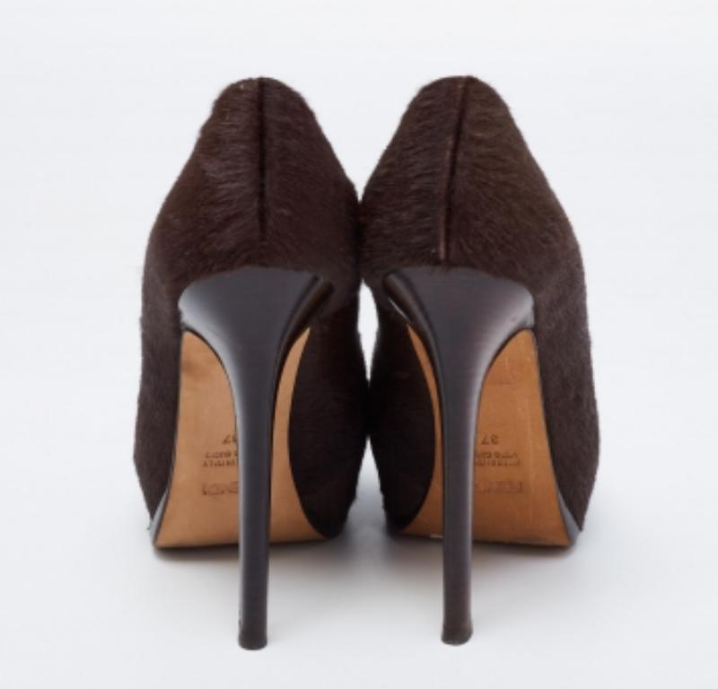Fendi - Escarpins à plateforme en daim et poils de veau Brown - Taille 37 Bon état - En vente à Dubai, Al Qouz 2