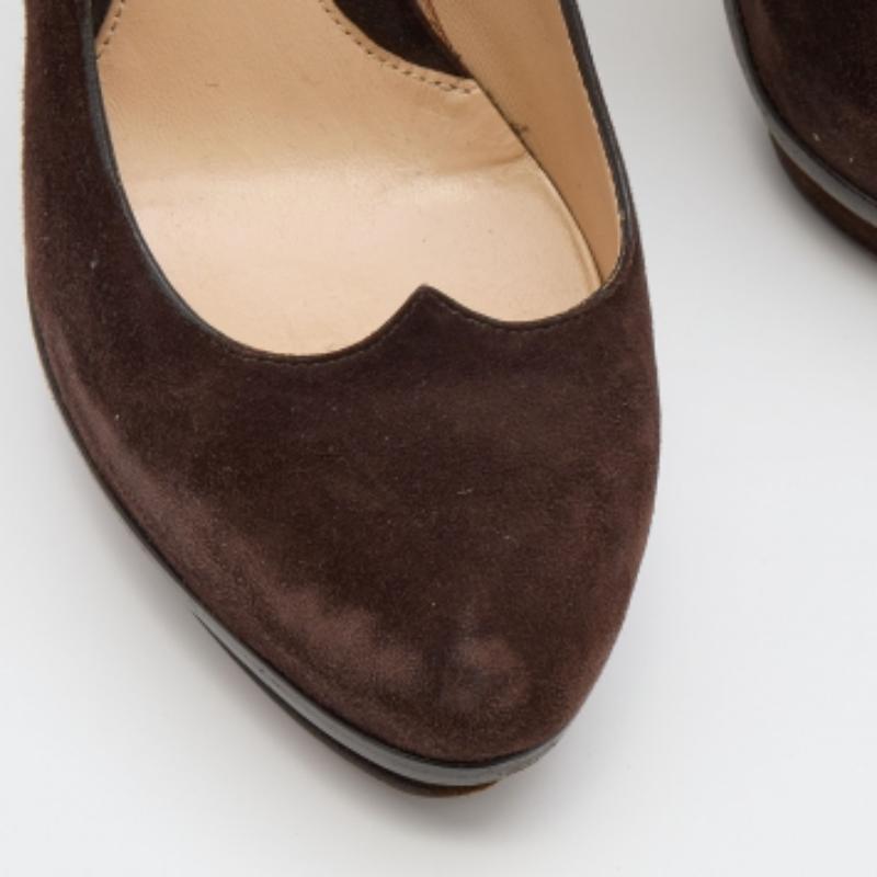 Fendi Chaussures en daim Brown Taille 38.5 Bon état - En vente à Dubai, Al Qouz 2