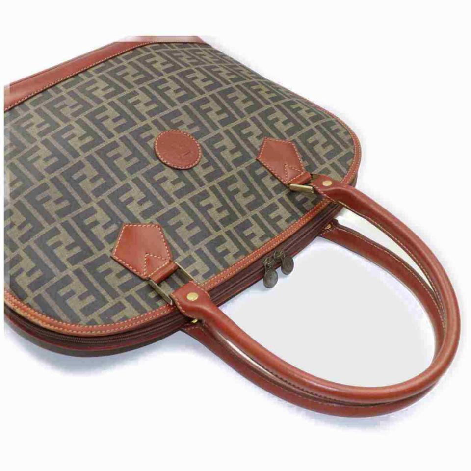 Width (inch) : 16.5 inch(approx)
Width (cm) : 42 cm(approx)
Height (inch) : 11.8 inch(approx)
Height (cm) : 30 cm(approx)
Depth (inch) : 4.33 inch(approx)
Depth (cm) : 11 cm(approx)

Handle (inch) : 21.26 inch
Handle (cm) : 54 cm

Color :