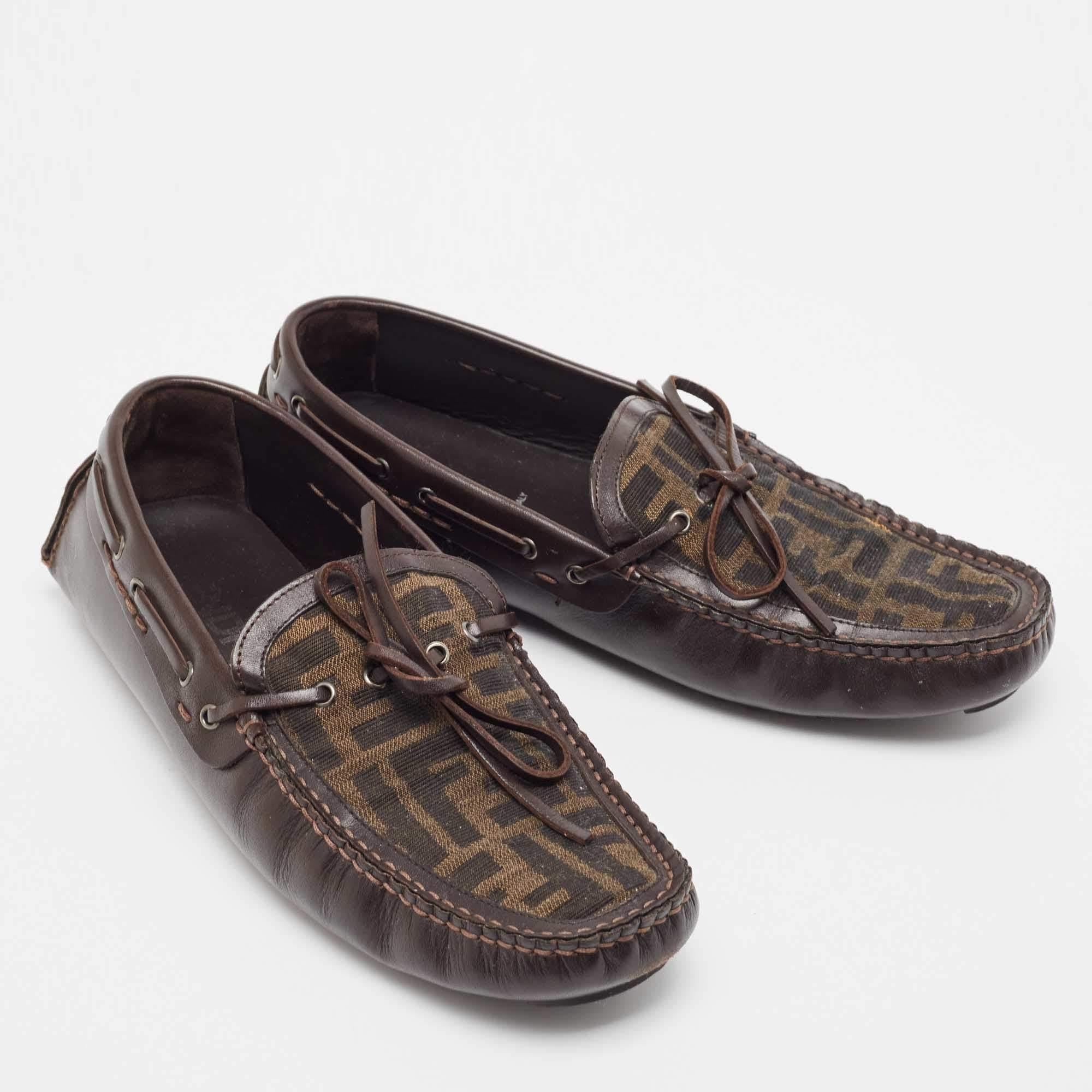 Men's Fendi Brown Zucca Canvas and Leather Bow Loafers Size 40 For Sale