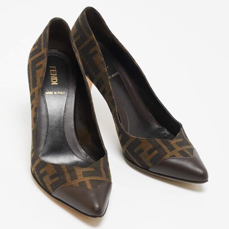 Fendi Brown Zucca Canvas And Leather Pointed Toe Pumps Size 38.5 For Sale 1