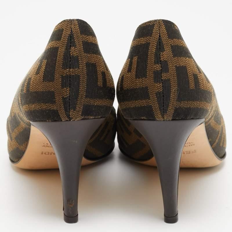 Fendi Brown Zucca Canvas And Leather Pointed Toe Pumps Size 38.5 For Sale 2