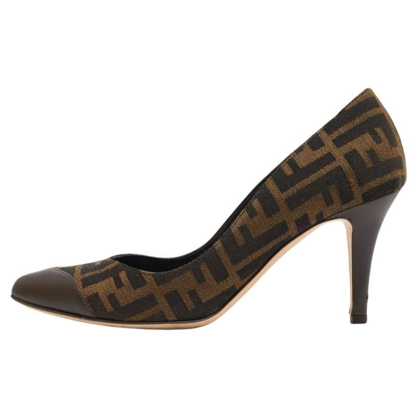Fendi Brown Zucca Canvas And Leather Pointed Toe Pumps Size 38.5 For Sale