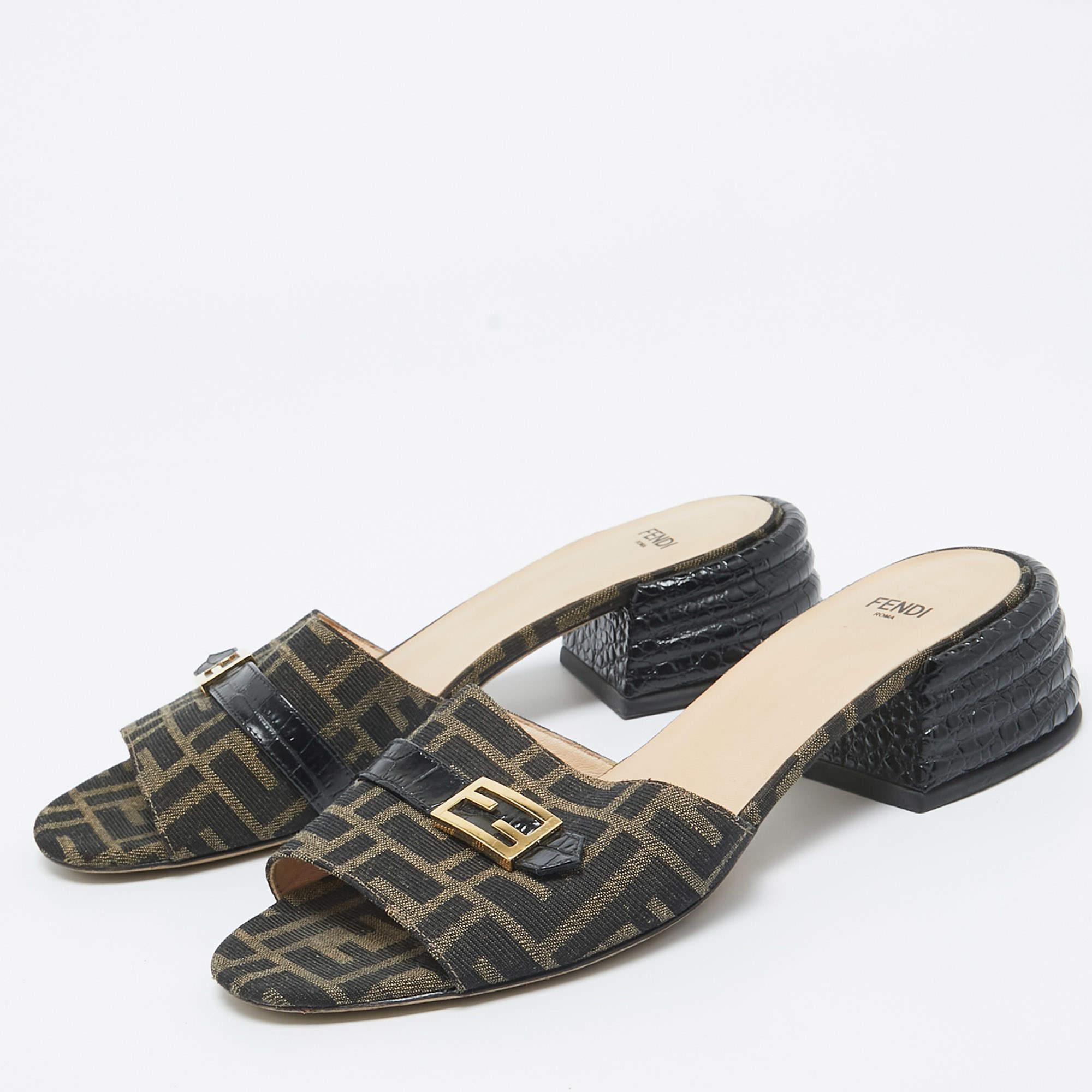 Diese Sandalen umrahmen Ihre Füße auf elegante Weise. Sie sind aus hochwertigen MATERIALEN gefertigt und verfügen über ein edles Design und bequeme Innensohlen.
