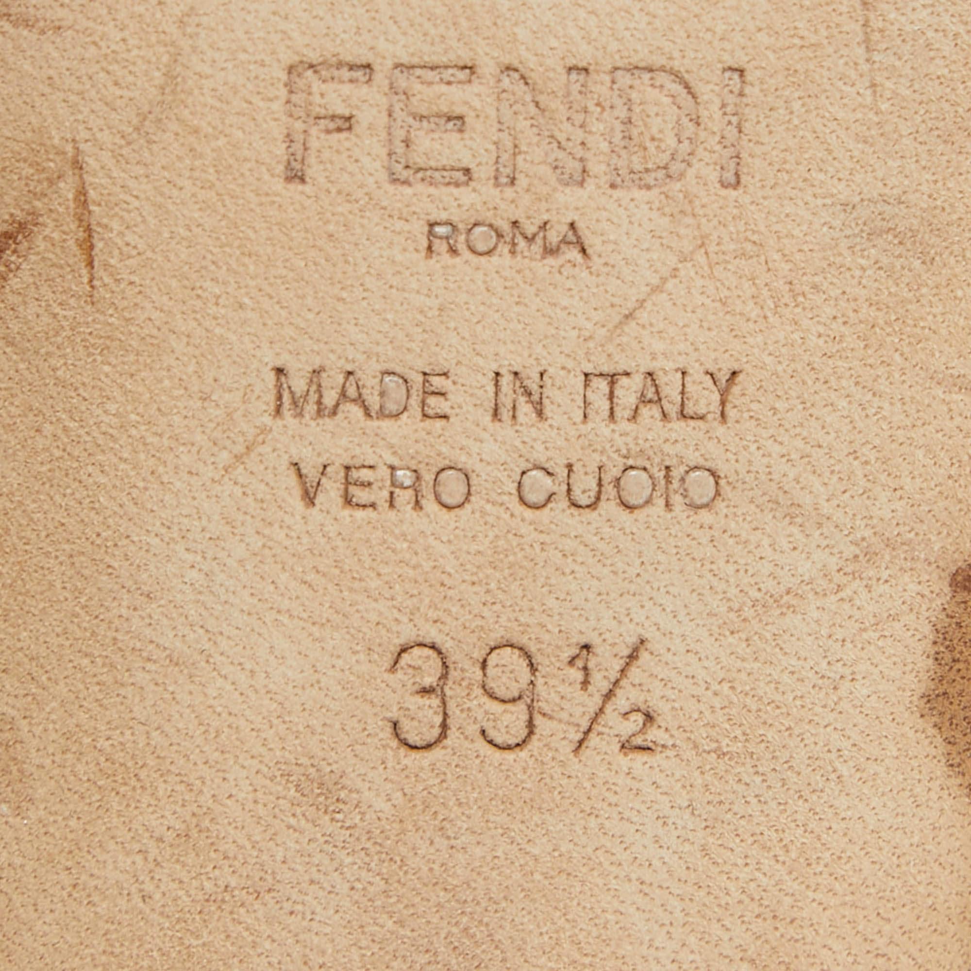Fendi Brown Zucca Canvas Blockabsatz Slide Sandalen Größe 39.5 im Angebot 3
