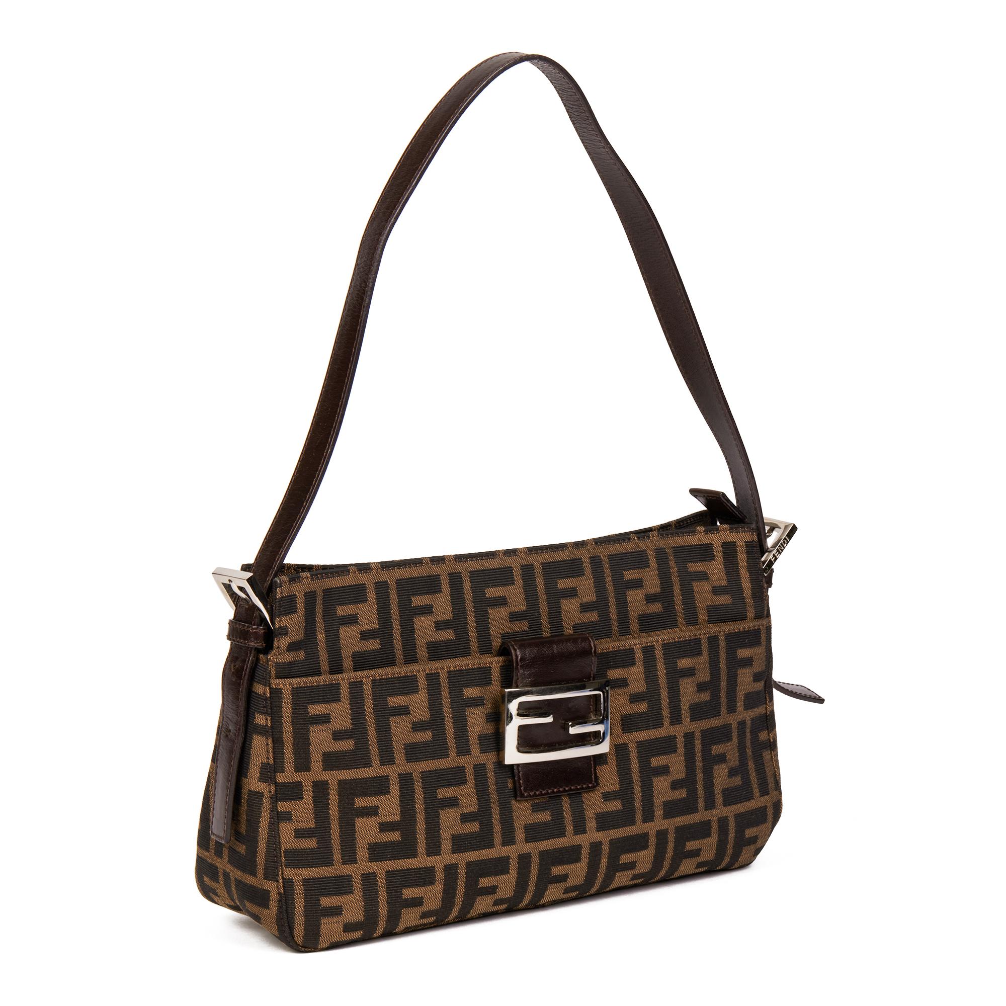 FENDI
Brown Zucca Canvas & Calfskin Leather Vintage Pochette Baguette

Xupes Reference: HB4292
Serial Number: 2223-6566-089
Age (Circa): 2000
Accompanied By: Fendi Dust Bag
Authenticity Details: Date Stamp (Made in Italy)
Gender: Ladies
Type: