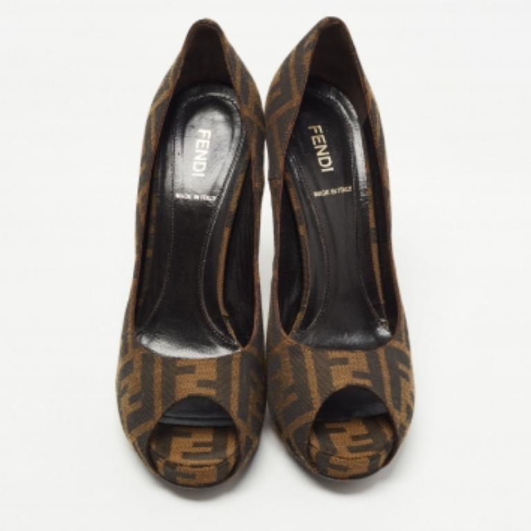 Fendi Marrón Zucca Canvas Peep Toe Pumps Talla 39 en venta 2