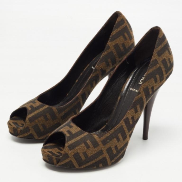 Fendi Marrón Zucca Canvas Peep Toe Pumps Talla 39 en venta 3