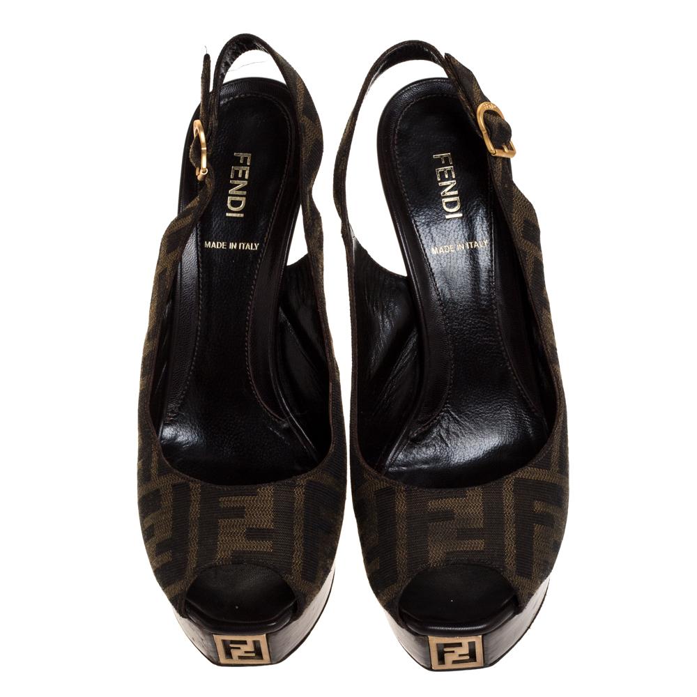 Fendi Brown Zucca Canvas Platform Peep Toe Ankle Strap Sandals Size 39 In Good Condition In Dubai, Al Qouz 2