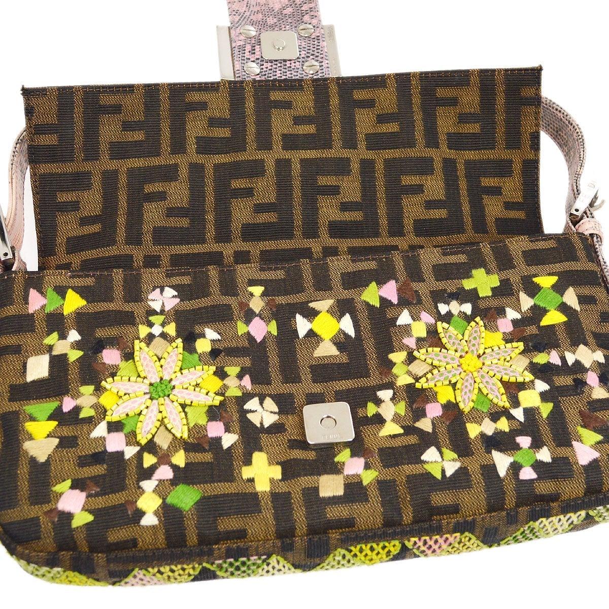 Donna FENDI Marrone Zucca Monogram Canvas ricamato Giallo Rosa Borsa a manico superiore con perline in vendita