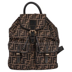 FENDI Sac à dos vintage en toile et cuir de veau texturé Zucca Monogram Brown