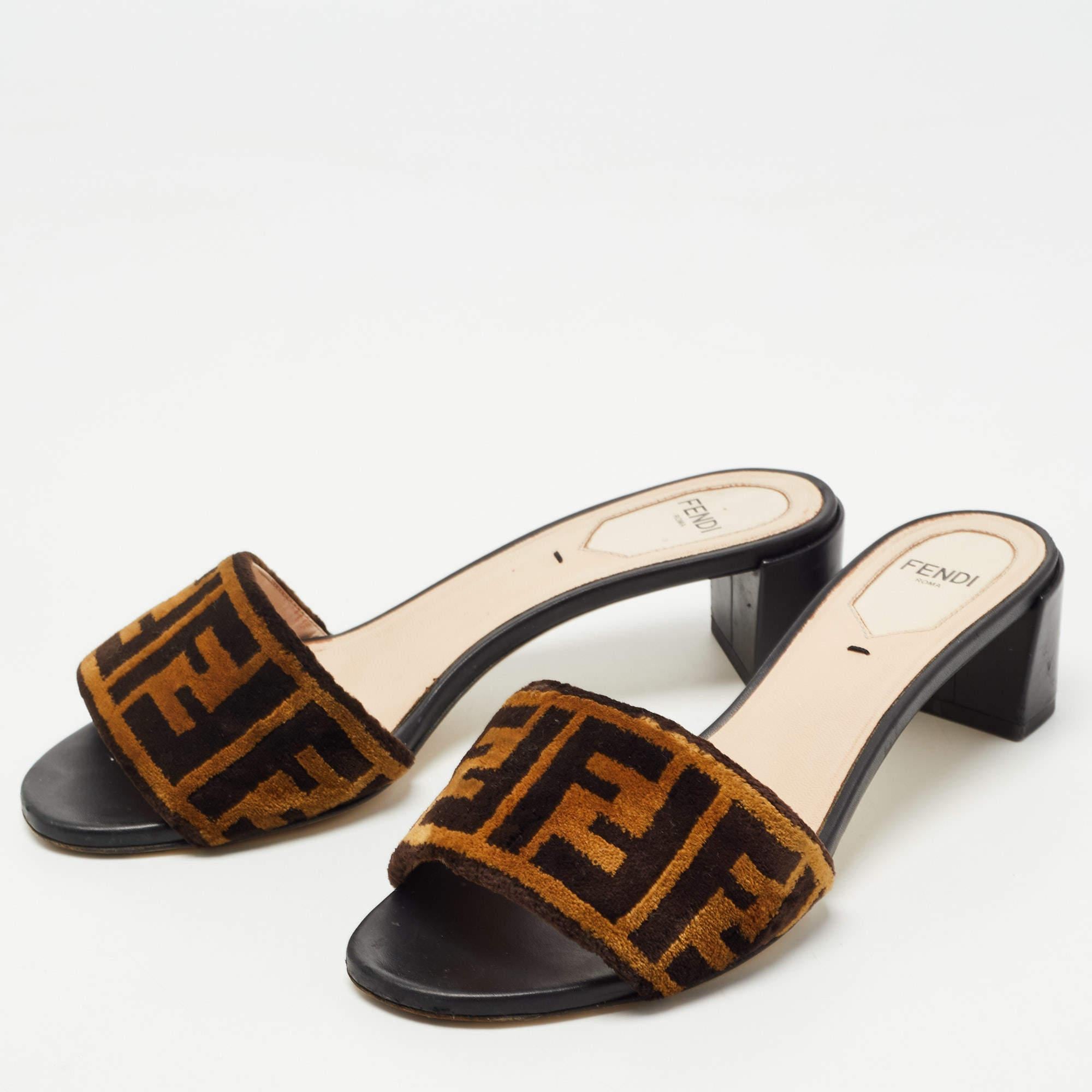 Fendi Brown Zucca Velvet Open-Toe Slide Sandals Size 36 In Good Condition In Dubai, Al Qouz 2