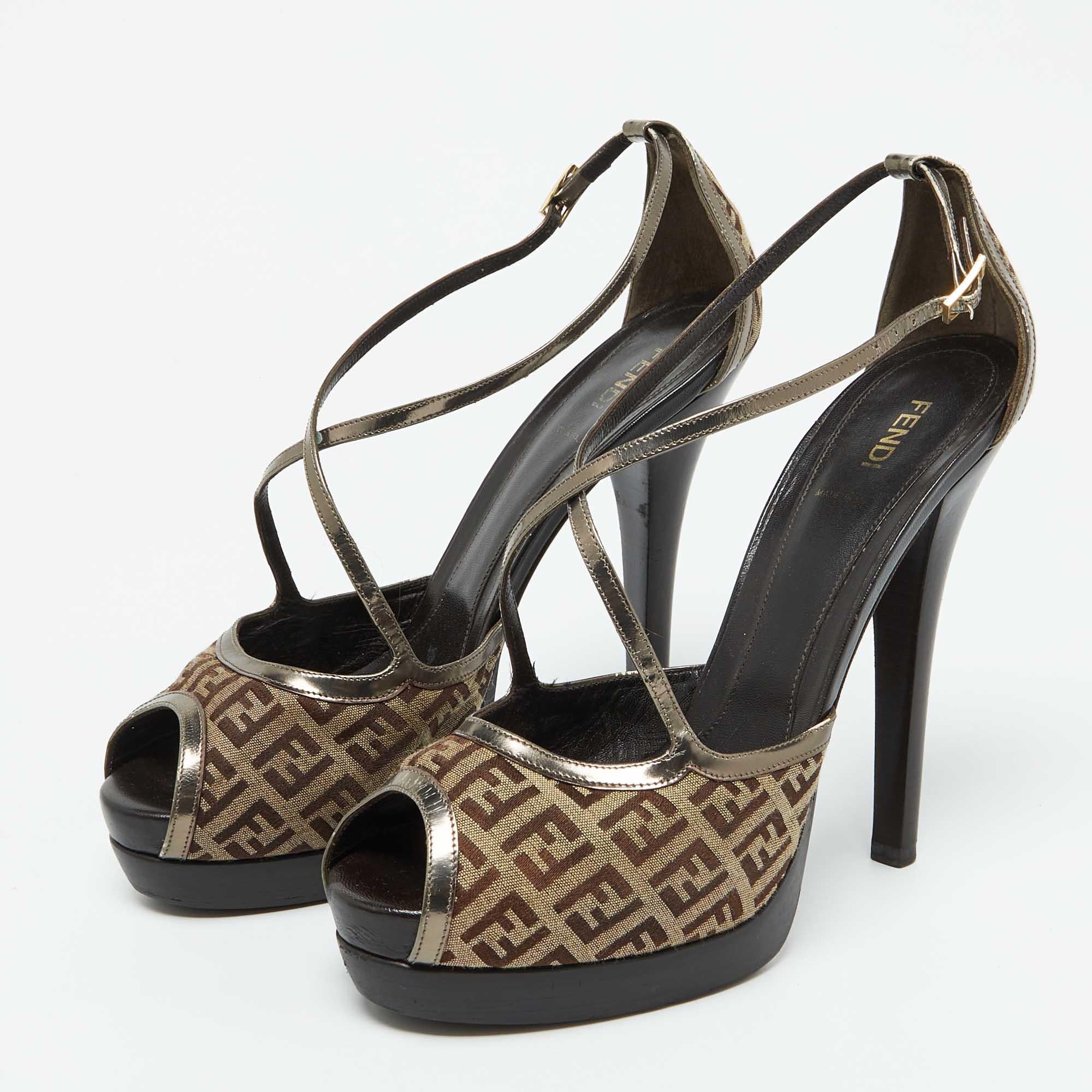 Wear these designer sandals to spruce up any outfit. They are versatile  chic  and can be easily styled. Made using quality materials  these sandals are well built and long lasting.