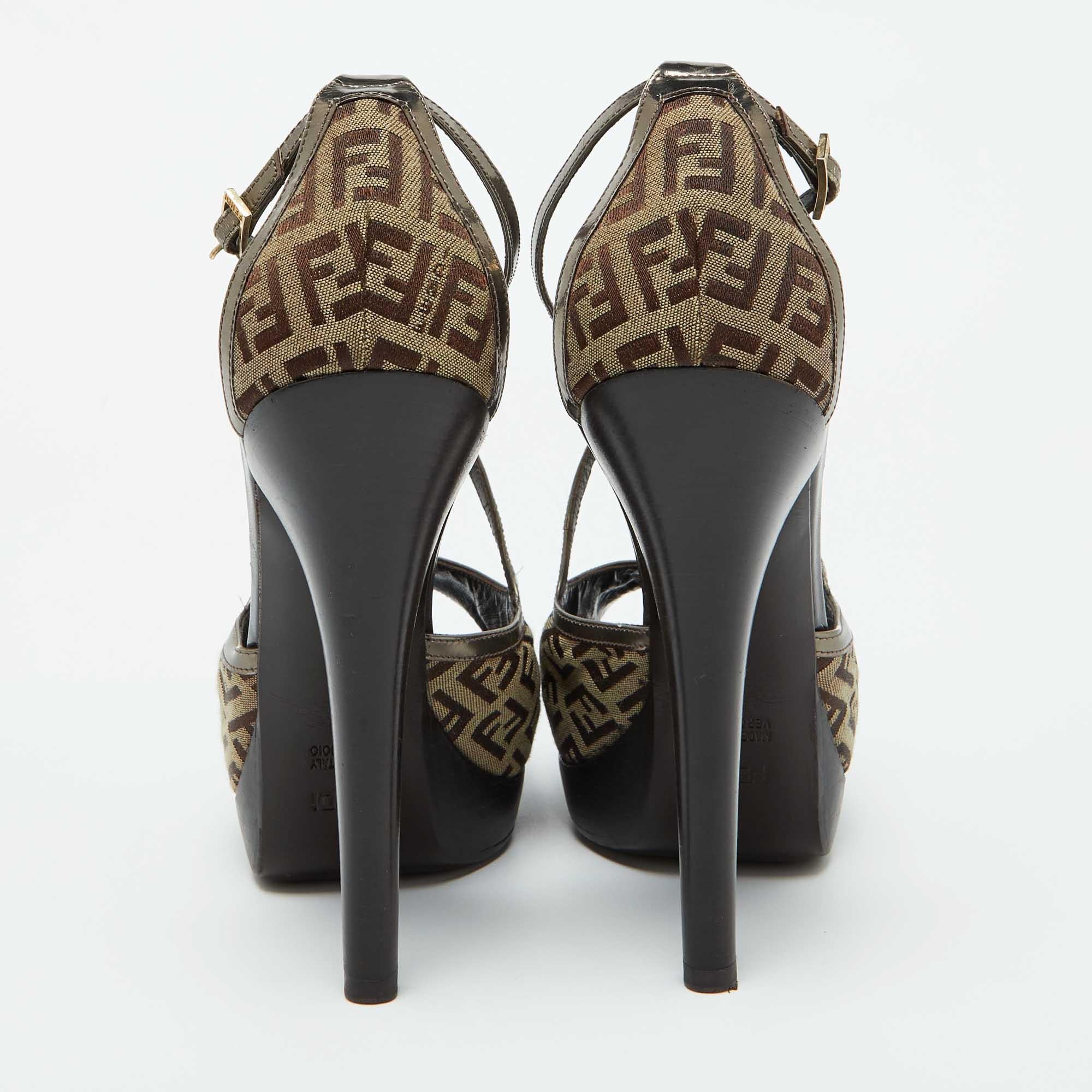 Women's Fendi Brown Zucchino Canvas and Patent Leather Platform Sandals Size 41 For Sale