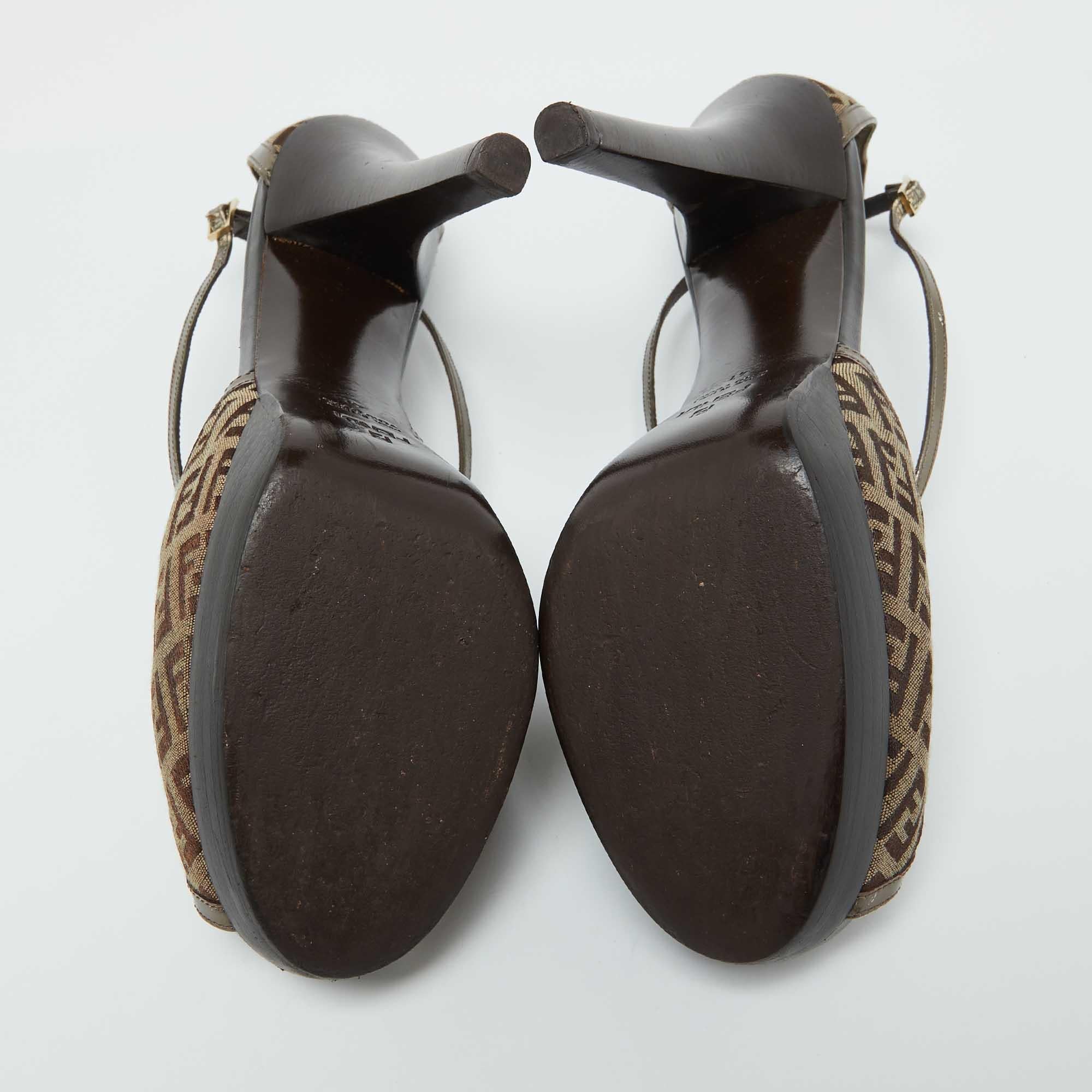 Fendi Brown Zucchino Canvas and Patent Leather Platform Sandals Size 41 For Sale 1
