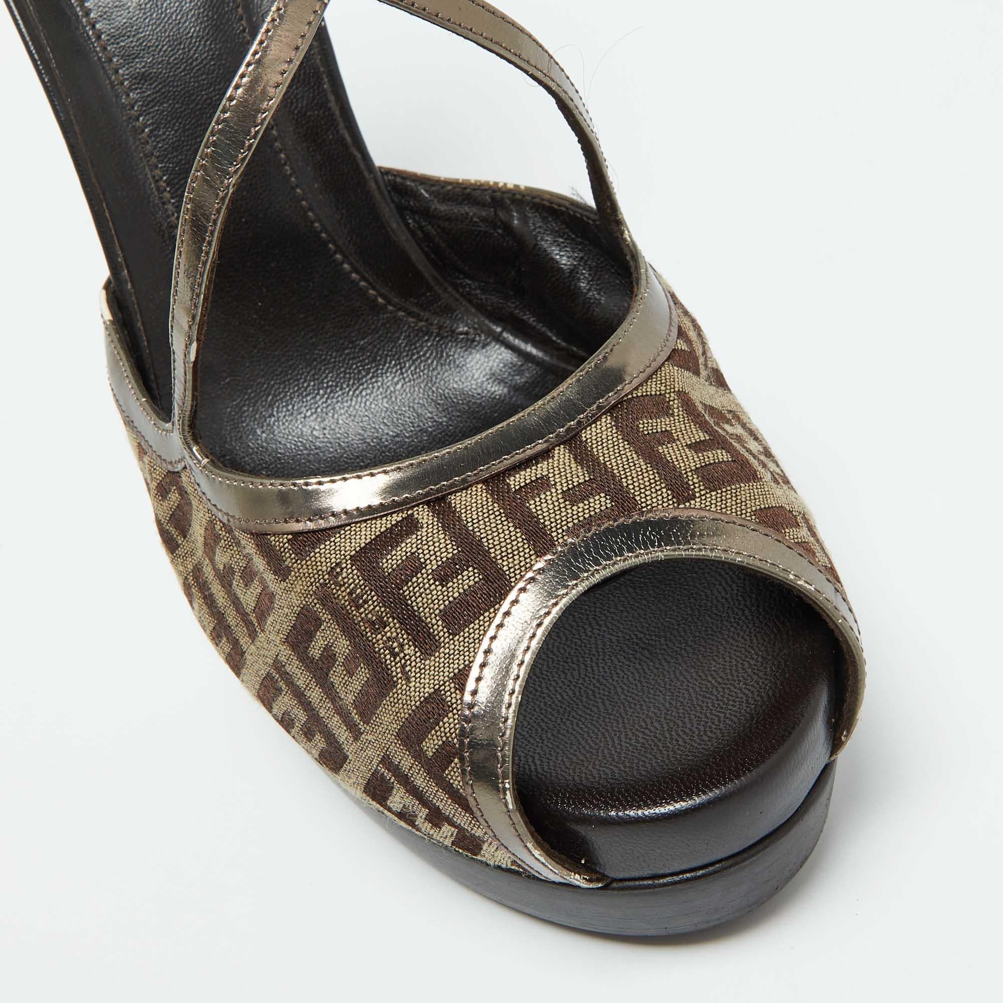 Fendi Brown Zucchino Canvas and Patent Leather Platform Sandals Size 41 For Sale 2