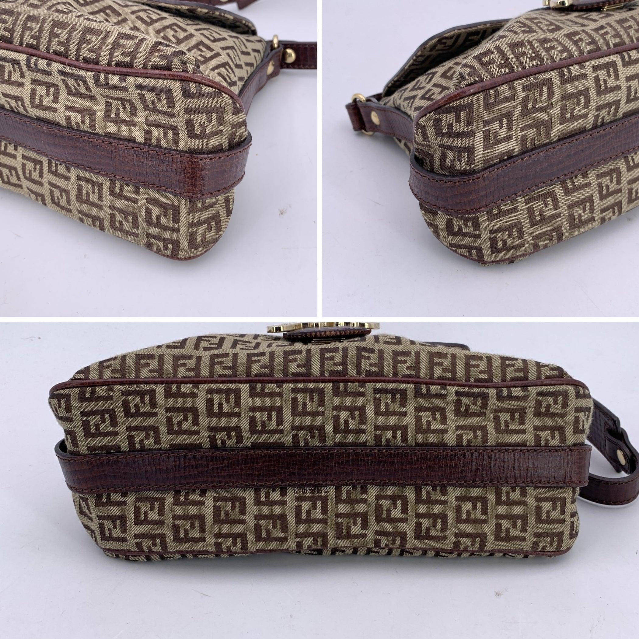 Fendi Borsa a tracolla in tela Monogram Marrone Zucchino In condizioni buone in vendita a Rome, Rome