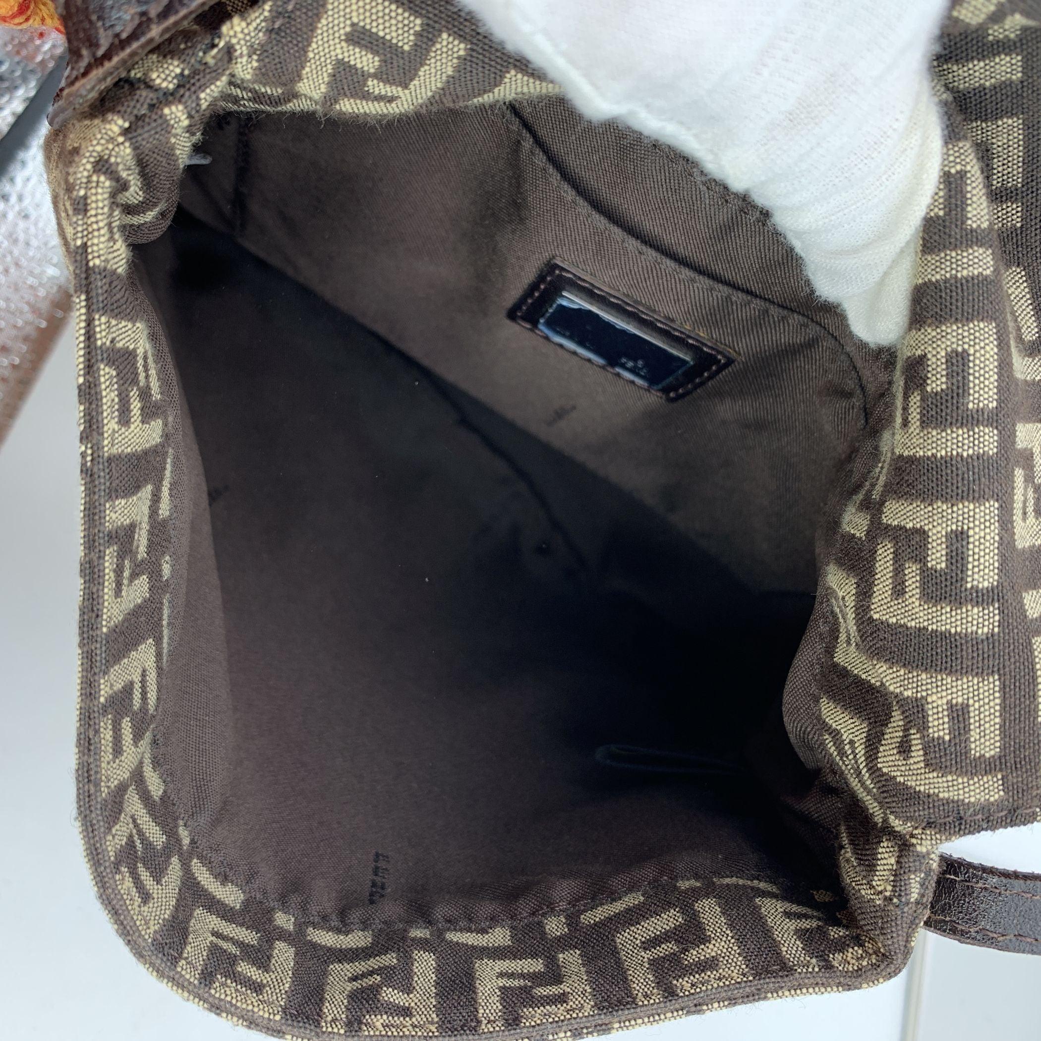 Fendi Brown Zucchino Monogram Canvas Messenger Bag In Excellent Condition For Sale In Rome, Rome