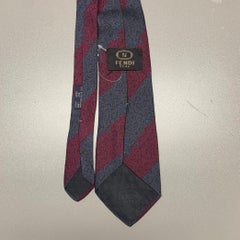 Corbata de seda a rayas diagonales gris burdeos FENDI
