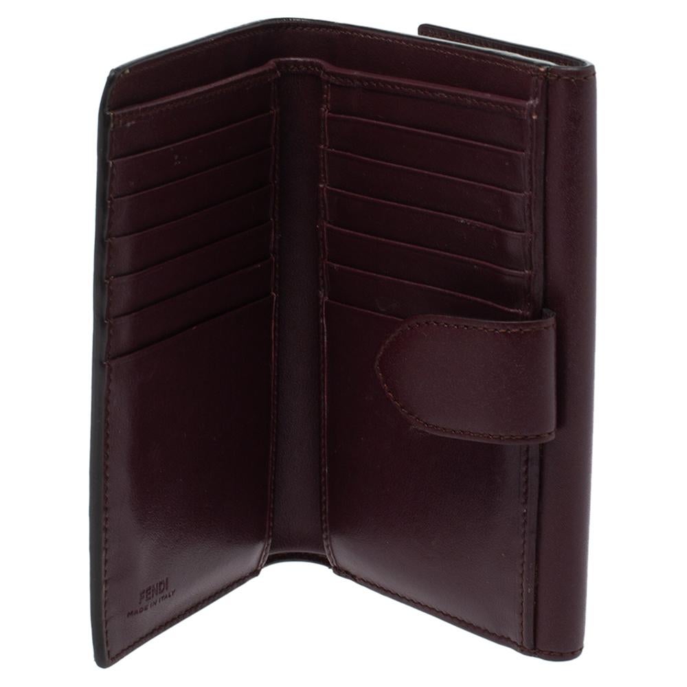 Fendi Burgundy Leather By The Way Wallet In Good Condition In Dubai, Al Qouz 2