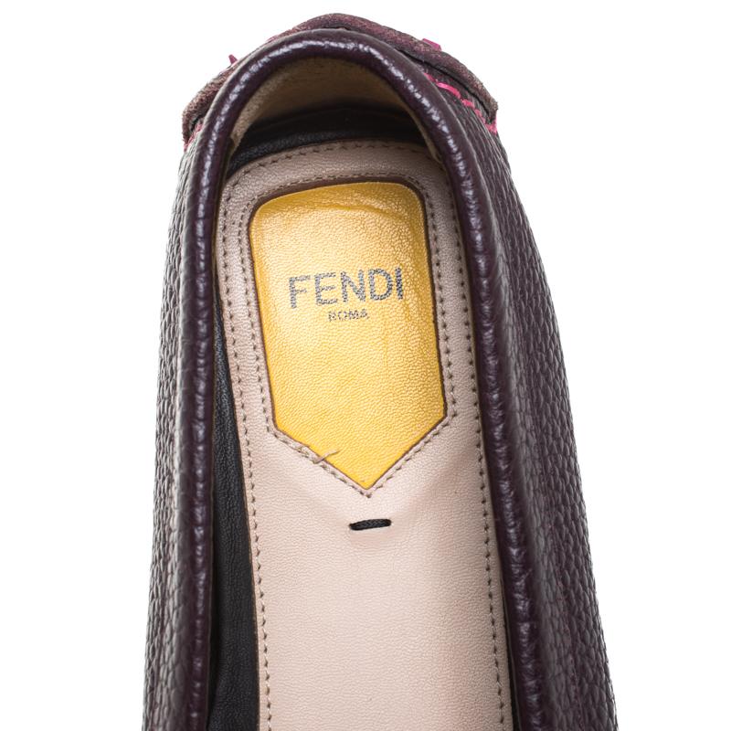 Fendi Burgundy Leather FF Logo Loafers Size 38.5 In Good Condition In Dubai, Al Qouz 2