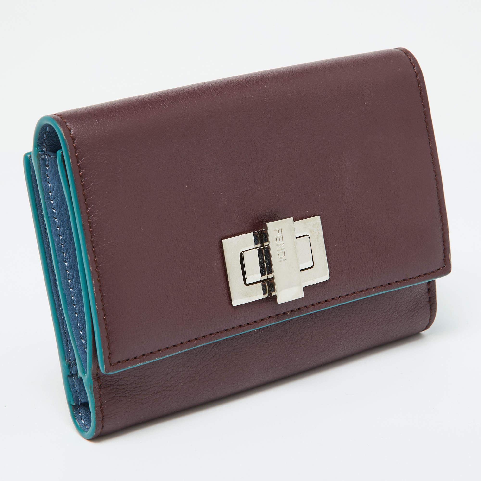 Fendi Burgundy Leather Peekaboo Trifold Wallet In Good Condition In Dubai, Al Qouz 2