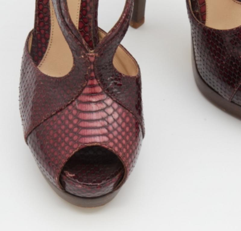 Women's Fendi Burgundy Python Embossed Leather Strappy Peep Toe Platform Sandals Size 40 For Sale