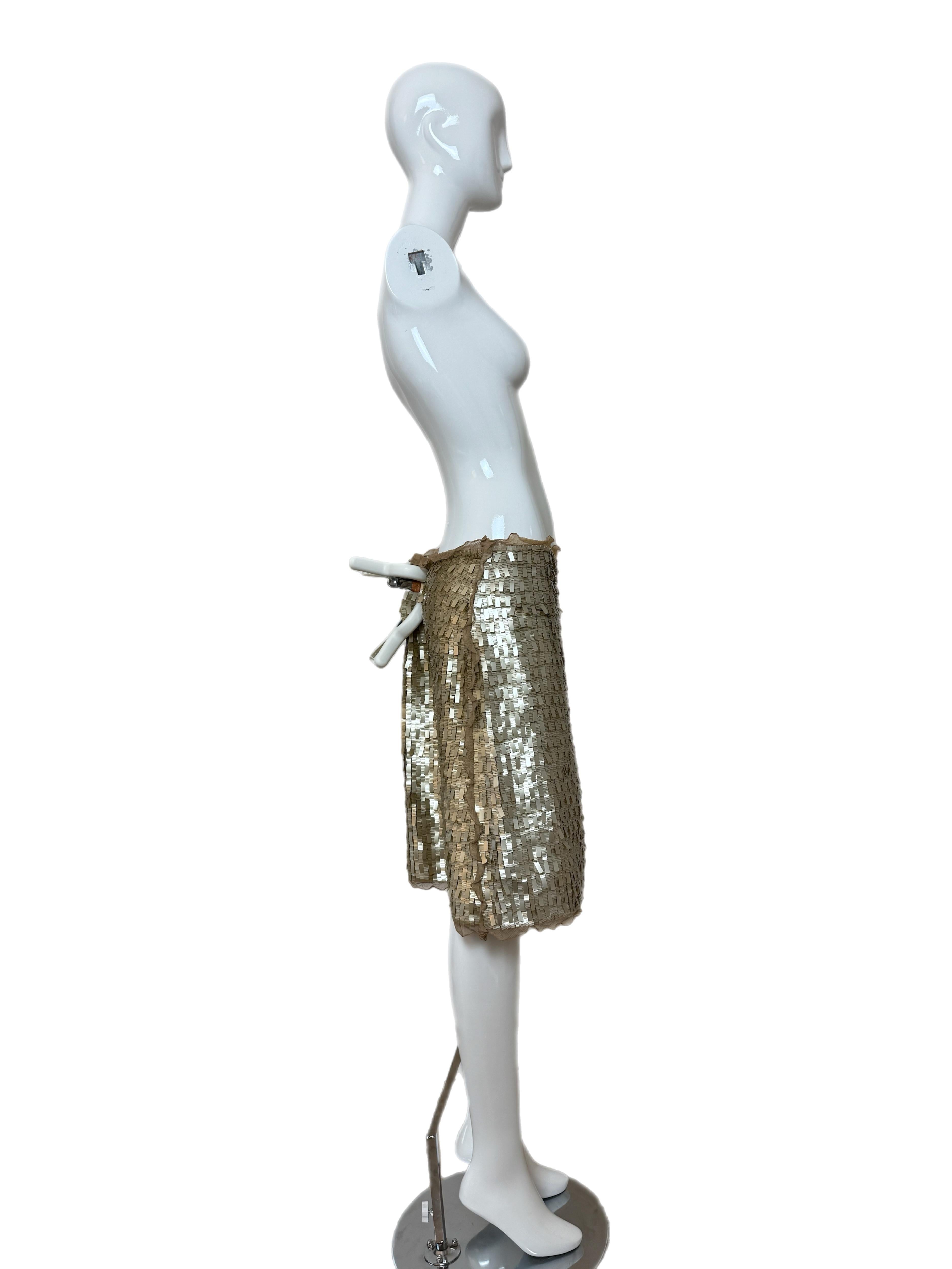 FENDI by Karl Lagerfeld 2000 Vintage Gold Embellished Silk Ruffle Skirt (jupe à volants en soie) Excellent état - En vente à Leonardo, NJ