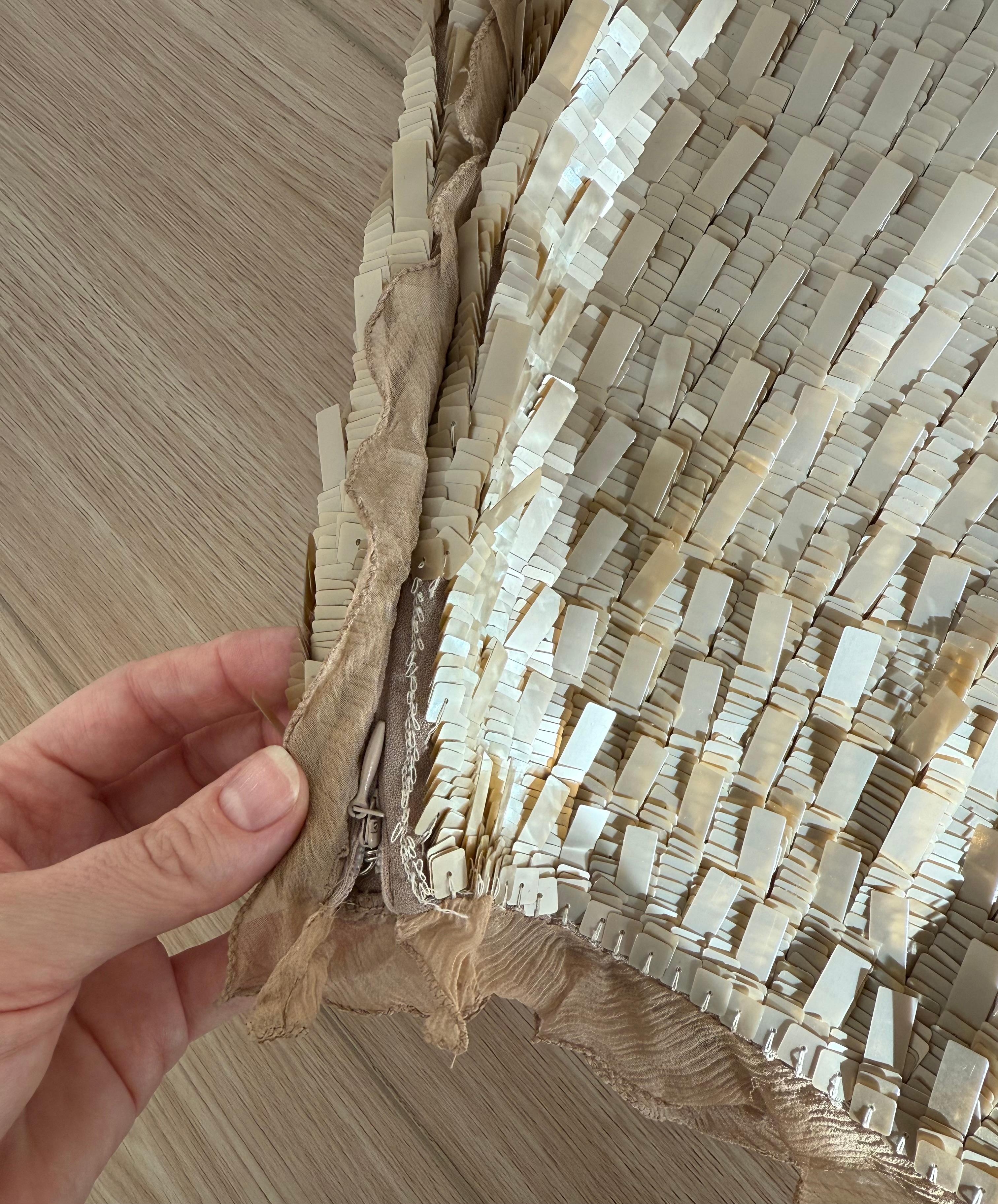 FENDI by Karl Lagerfeld 2000 Vintage Gold Embellished Silk Ruffle Skirt (jupe à volants en soie) en vente 3