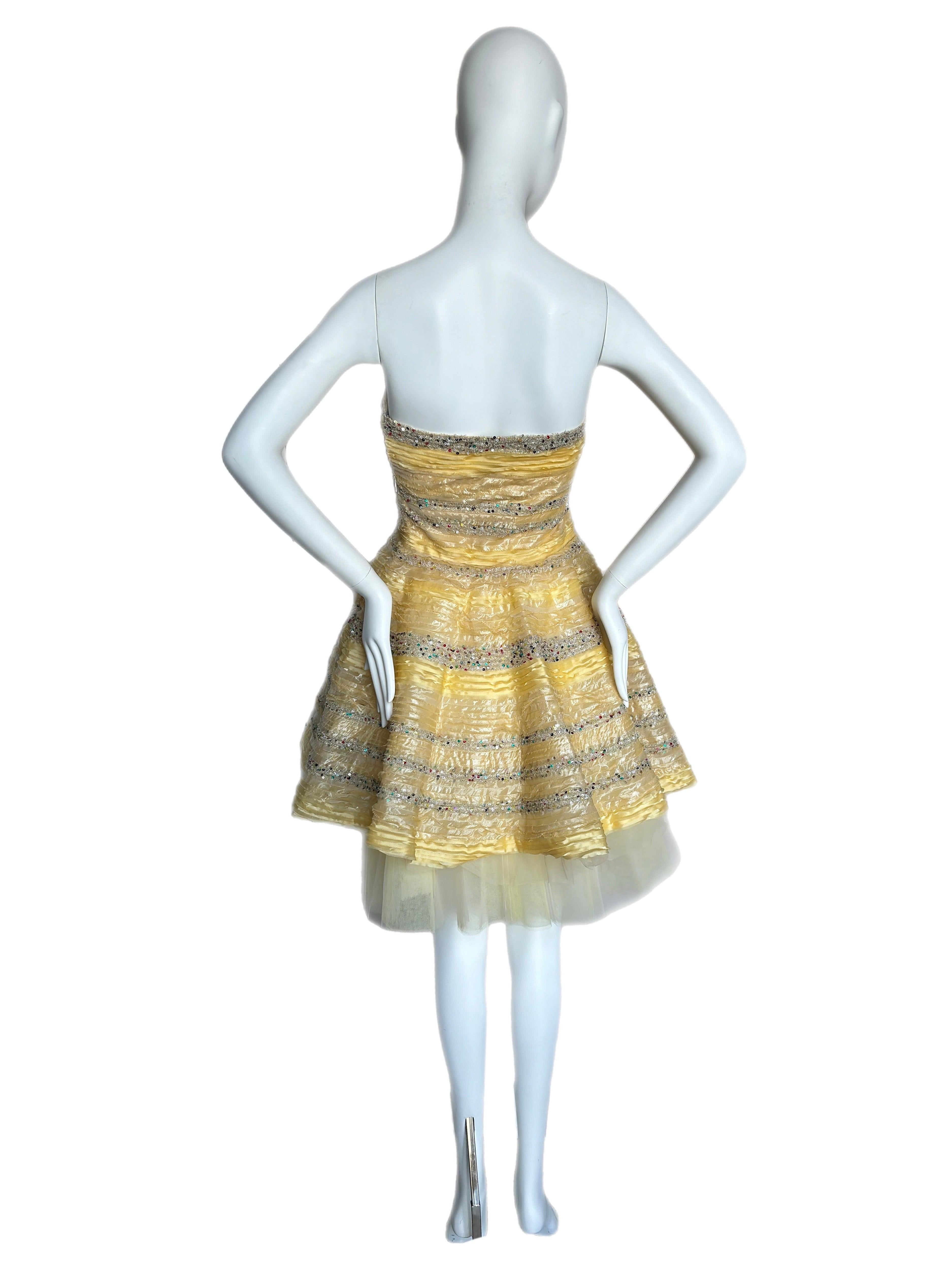 FENDI by KARL LAGERFELD 2008 Vintage Runway Mini vestido amarillo sin tirantes en Excelente Estado en Leonardo, NJ