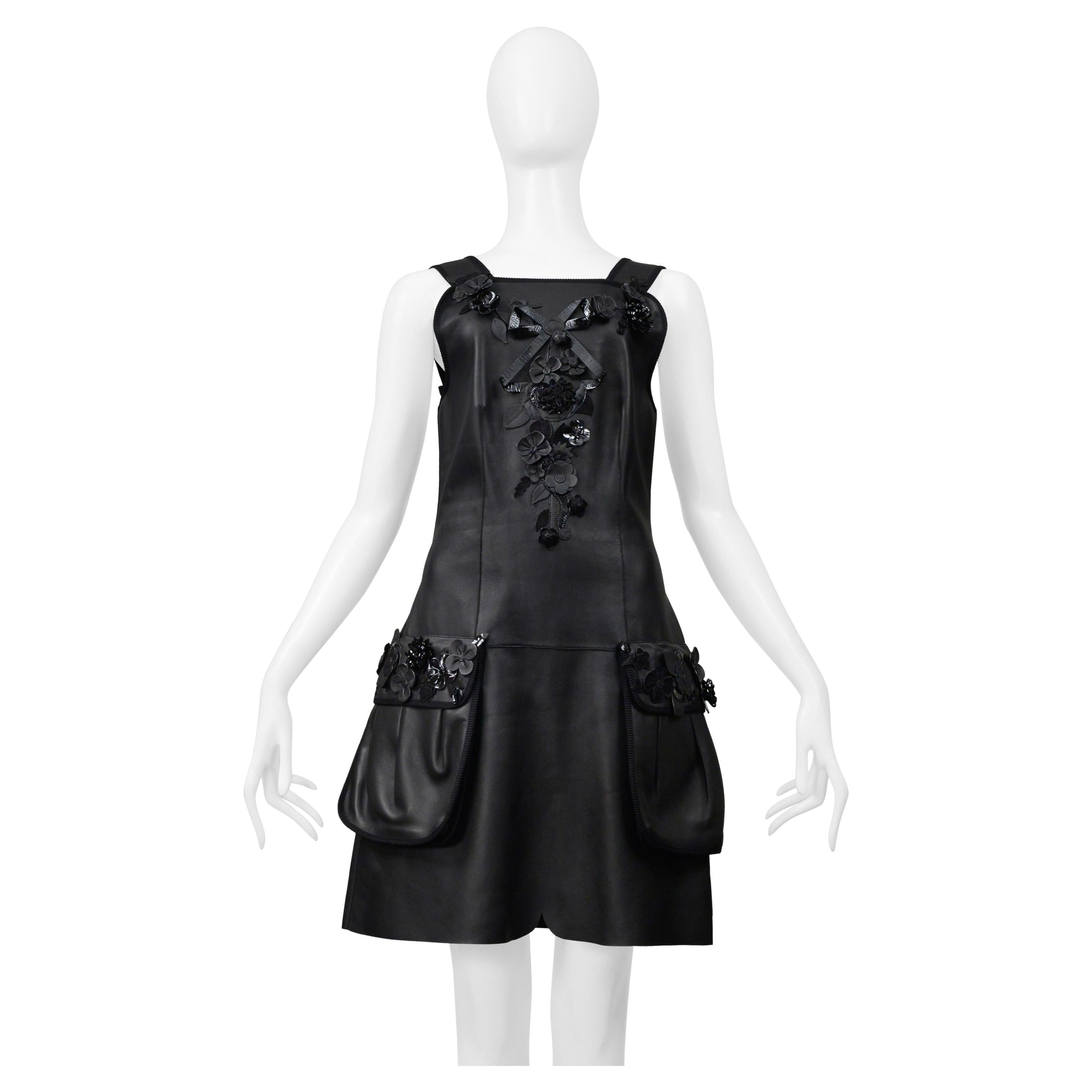 Fendi By Karl Lagerfeld Vestido De Cuero Negro Con Aplique Floral 2017 en venta