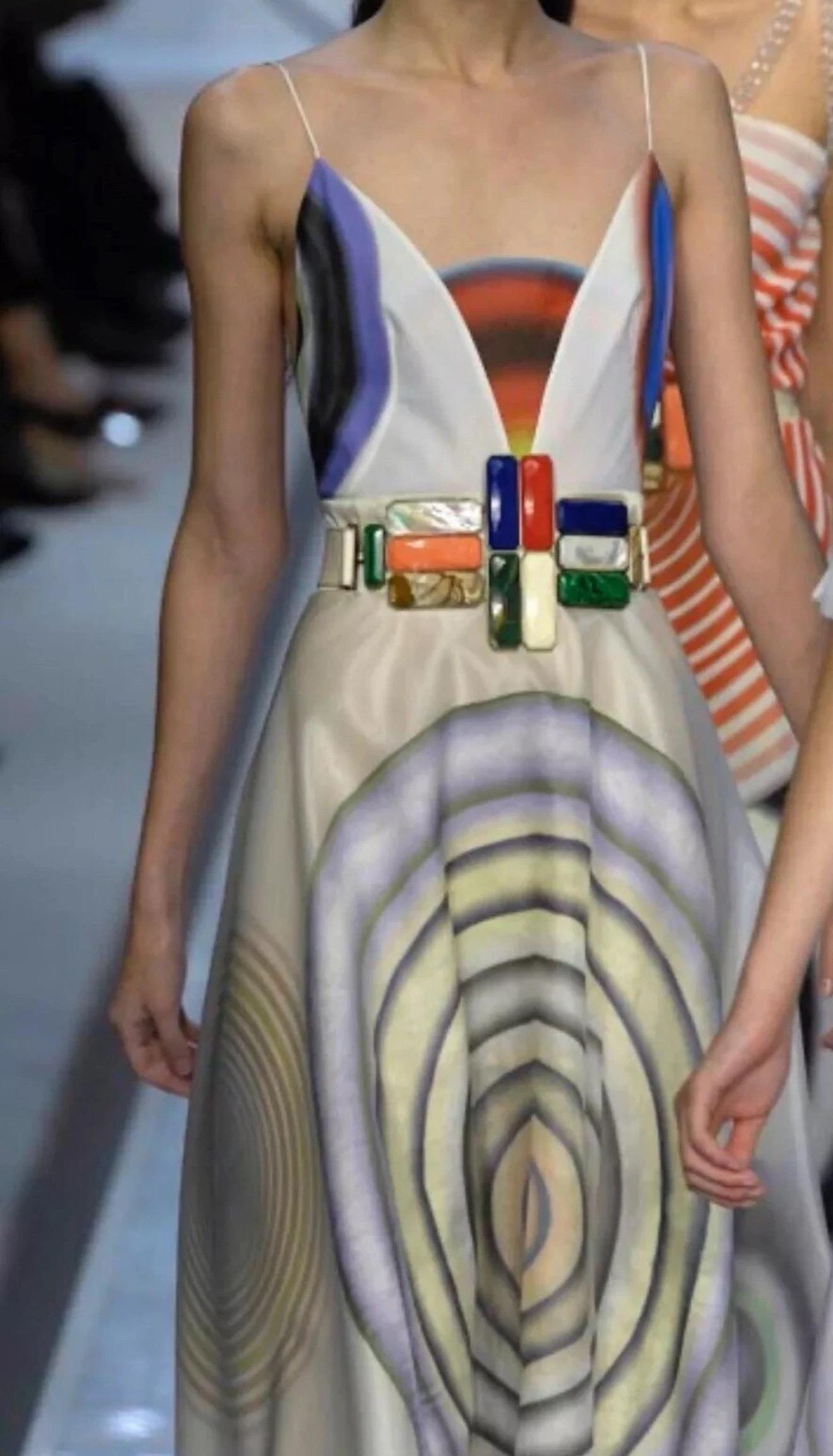 FENDI By KARL LAGERFELD Runway S/S 2008 - Robe en soie imprimée circulaire abstraite IT 42 en vente 3