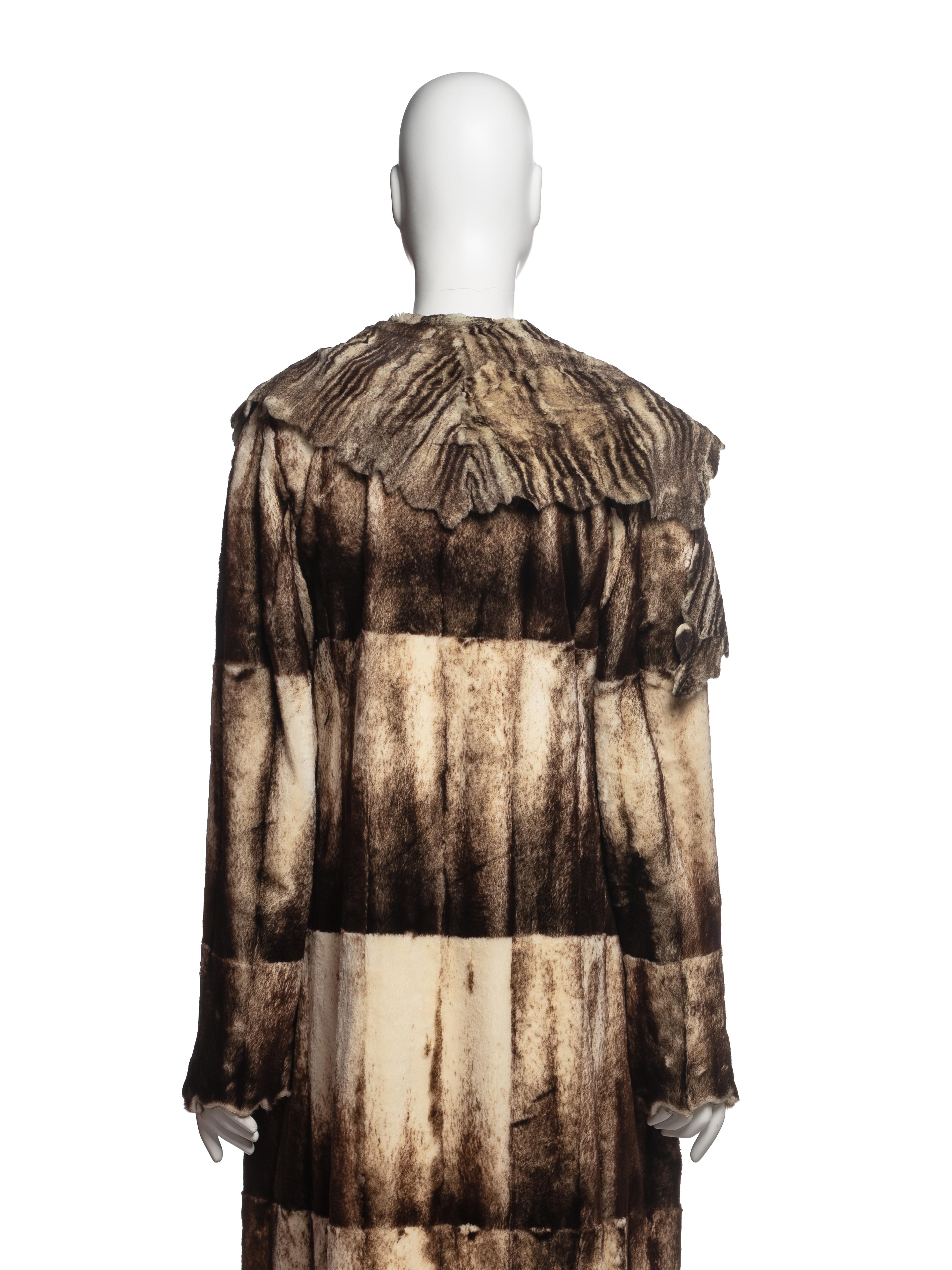 Maxi cappotto in pelliccia di Fendi by Karl Lagerfeld, FW 2002 in vendita 7