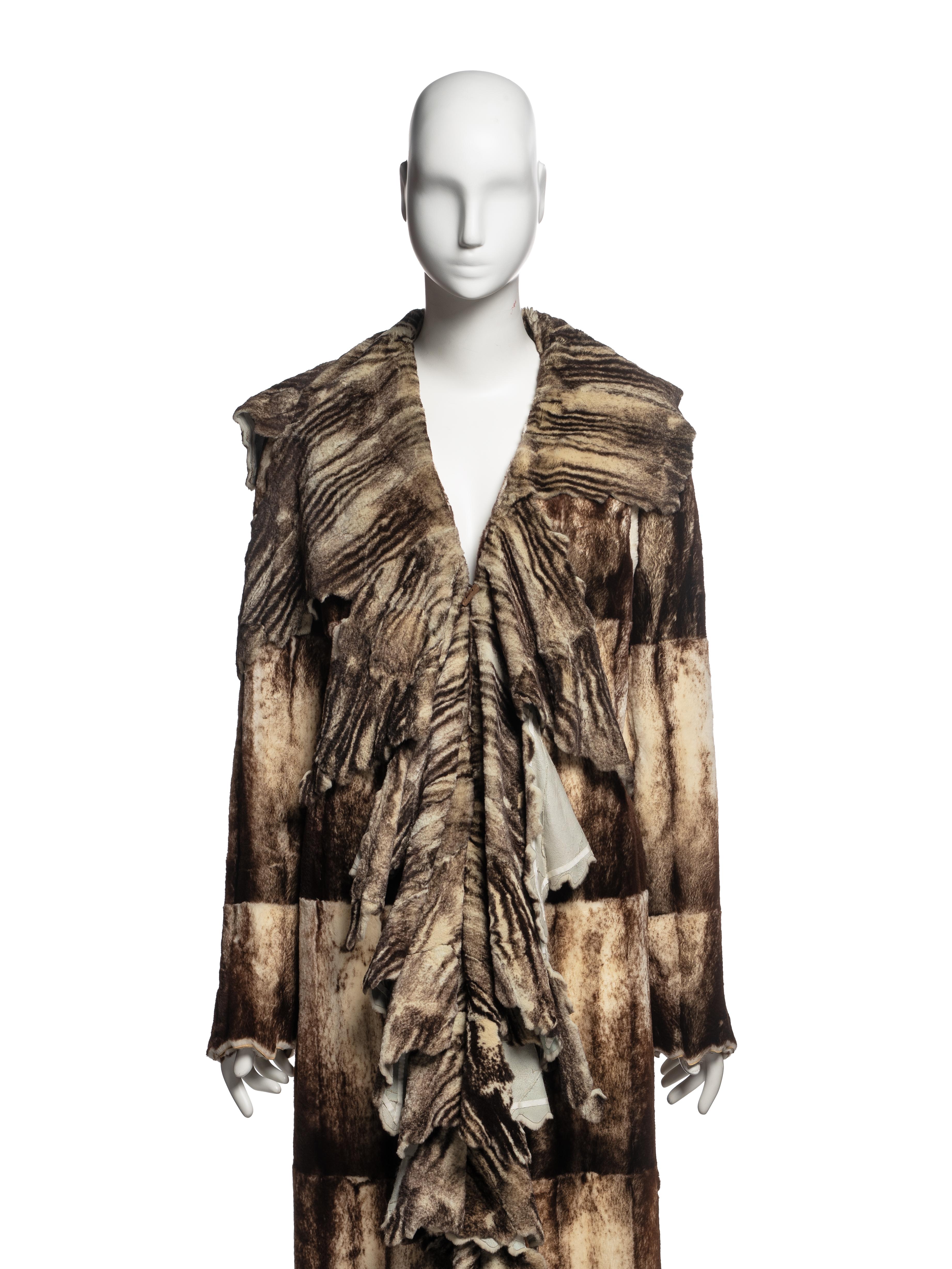 Nero Maxi cappotto in pelliccia di Fendi by Karl Lagerfeld, FW 2002 in vendita