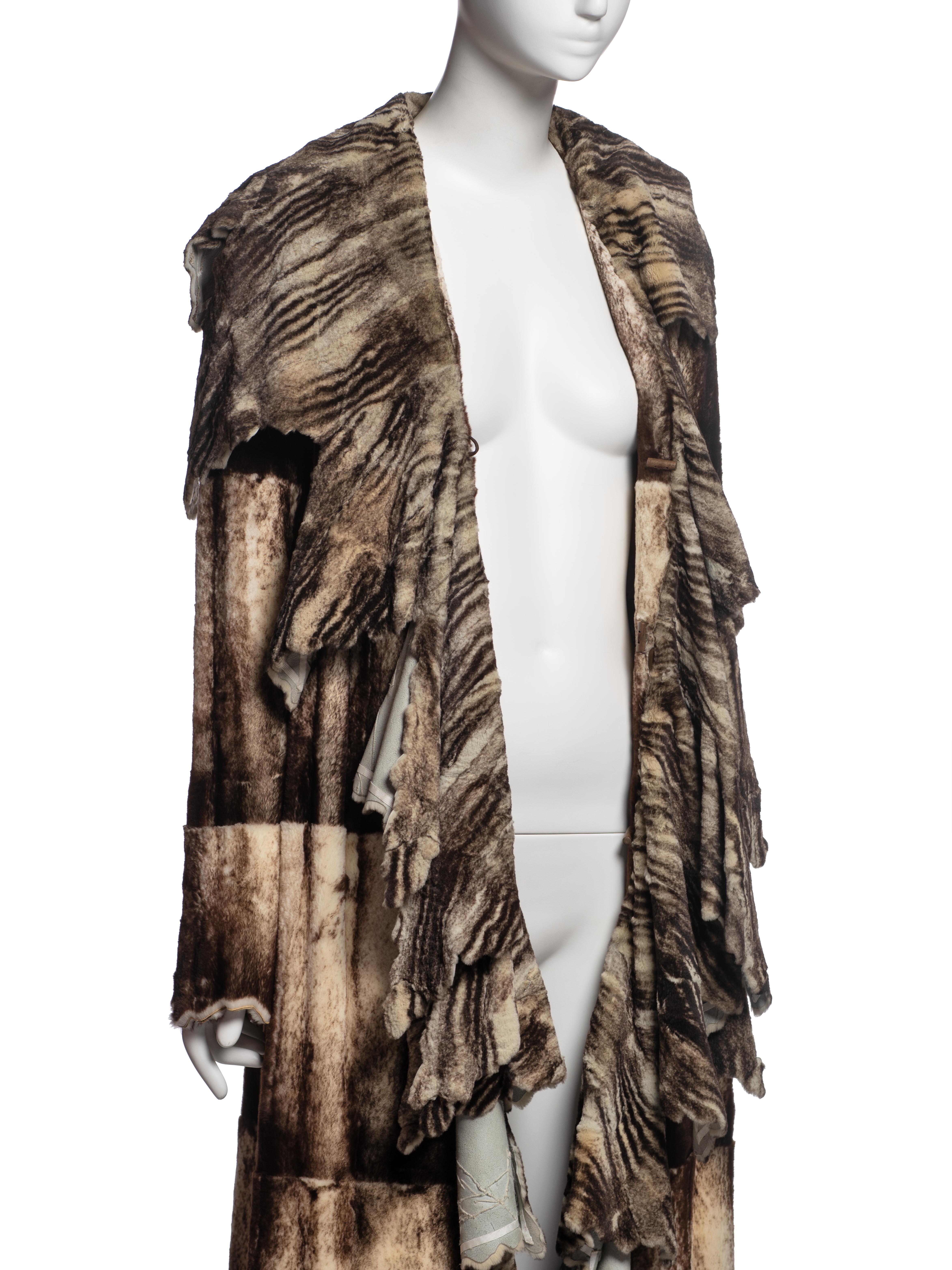 Maxi cappotto in pelliccia di Fendi by Karl Lagerfeld, FW 2002 in vendita 4