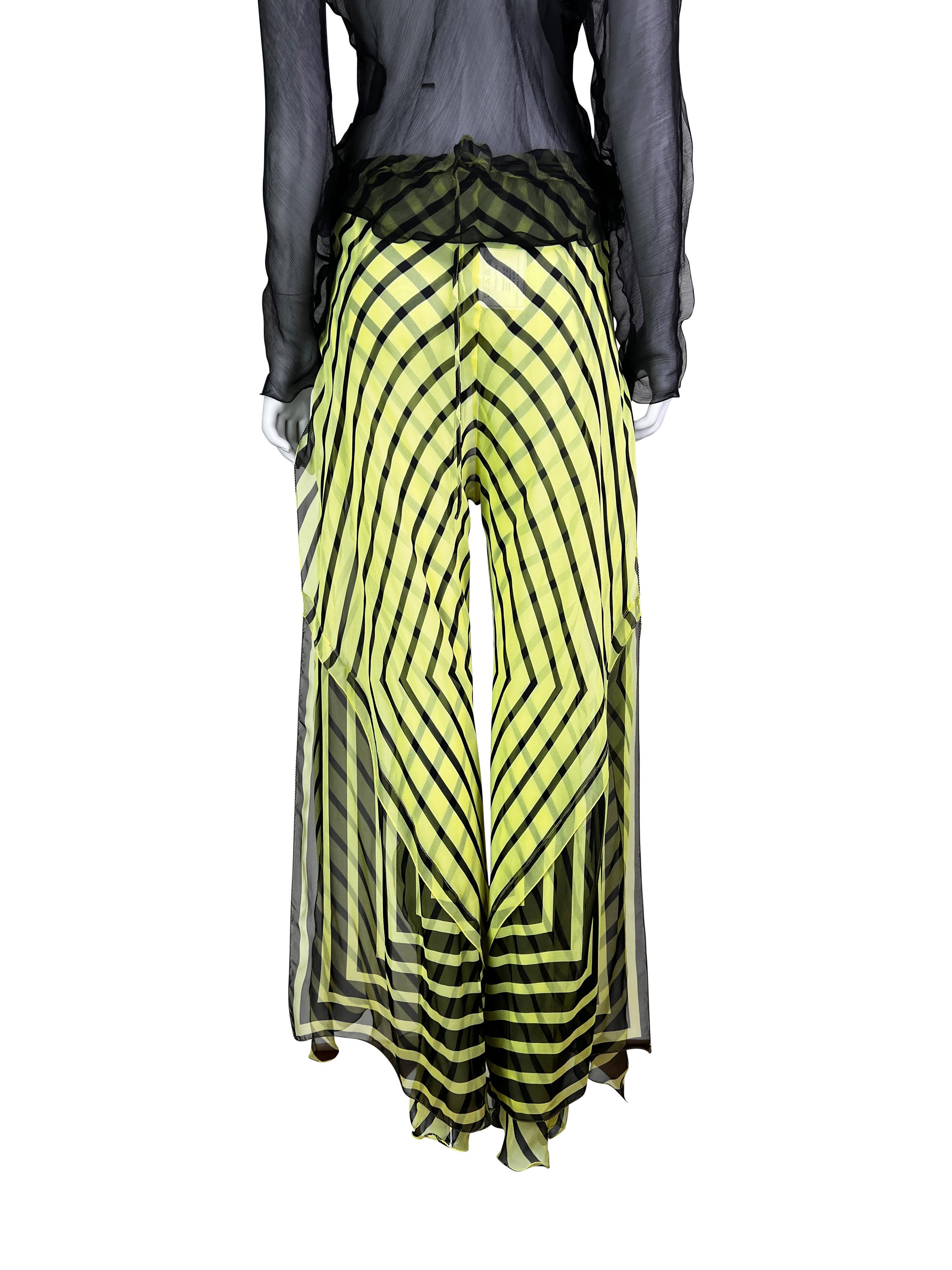 Fendi by Karl Lagerfeld Spring 2000 Doubled Layered Graphic Lime Bias-Cut Silk T For Sale 2