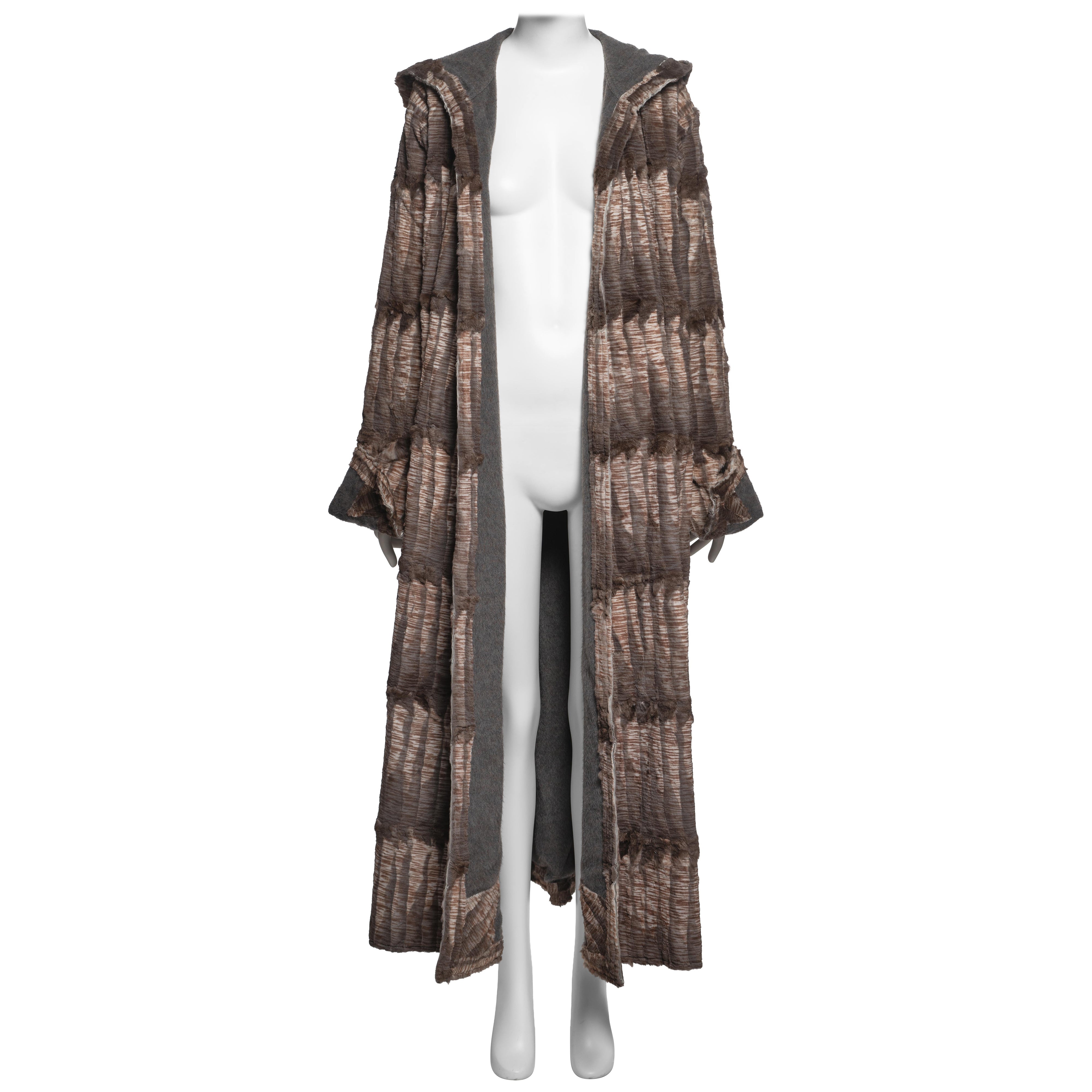 Fendi by Karl Lagerfeld Squirrel Fur Coat Backed in Cashmere 
Silk, FW 1999 im Angebot