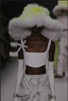 FENDI BY MARC JACOBS S/S 2023 bustier top Runway Look on the Harper's Bazaar !