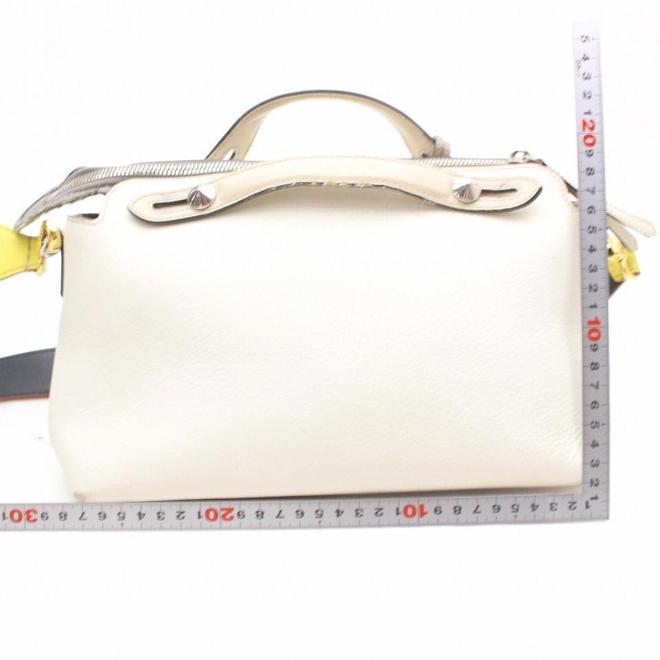 Fendi By The Way 2way Boston 869382 White Leather Shoulder Bag In Good Condition For Sale In Dix hills, NY
